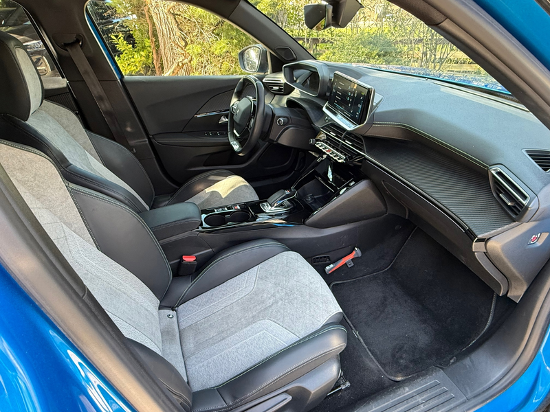 Peugeot e-2008 EV GT Pack 50 kWh 3-Fase|SoH 88.7%|Keyless|navi|18 — photo 15