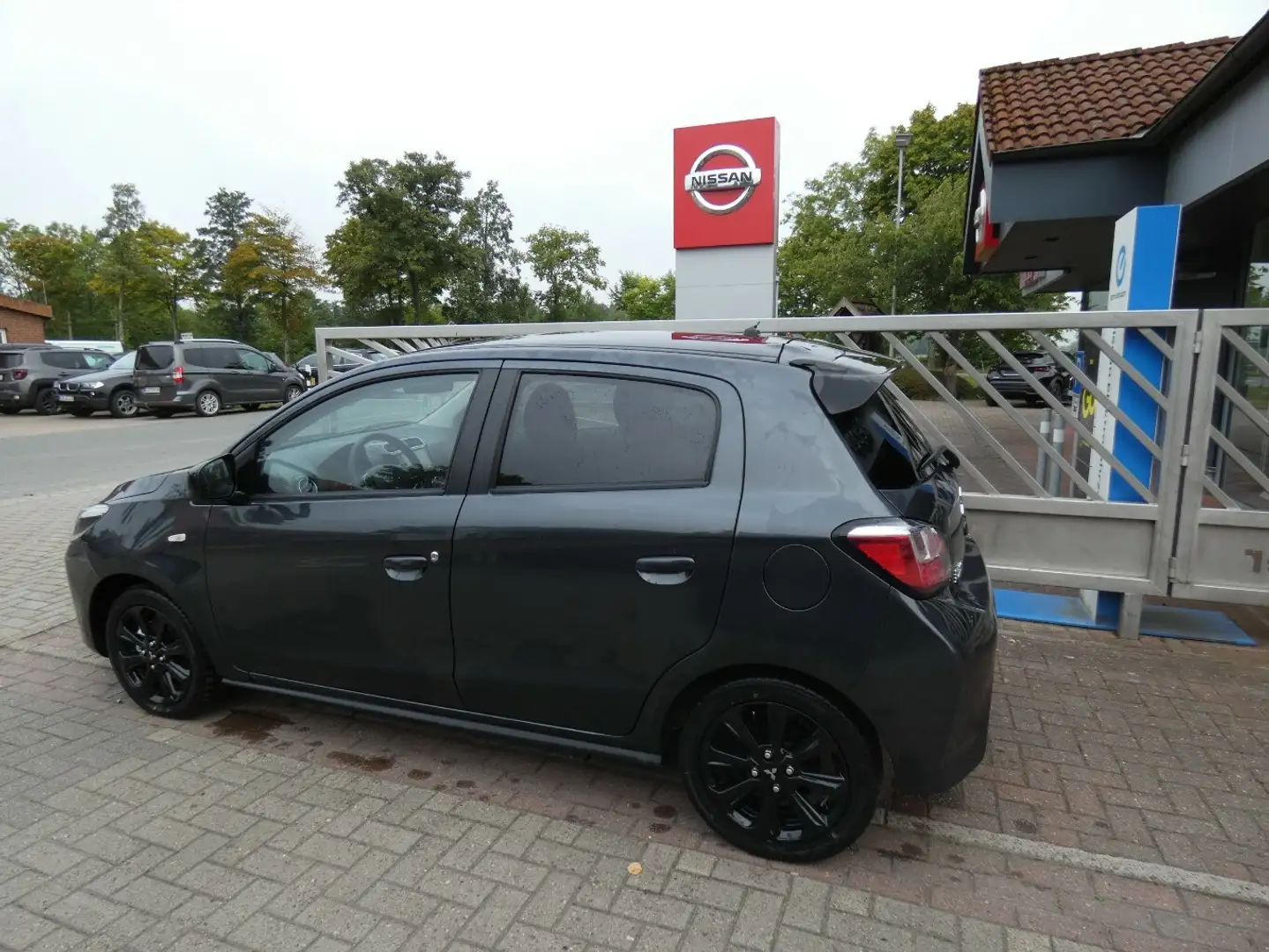 Mitsubishi Space Star Select+ Black Automatik 71PS Schwarz - 2