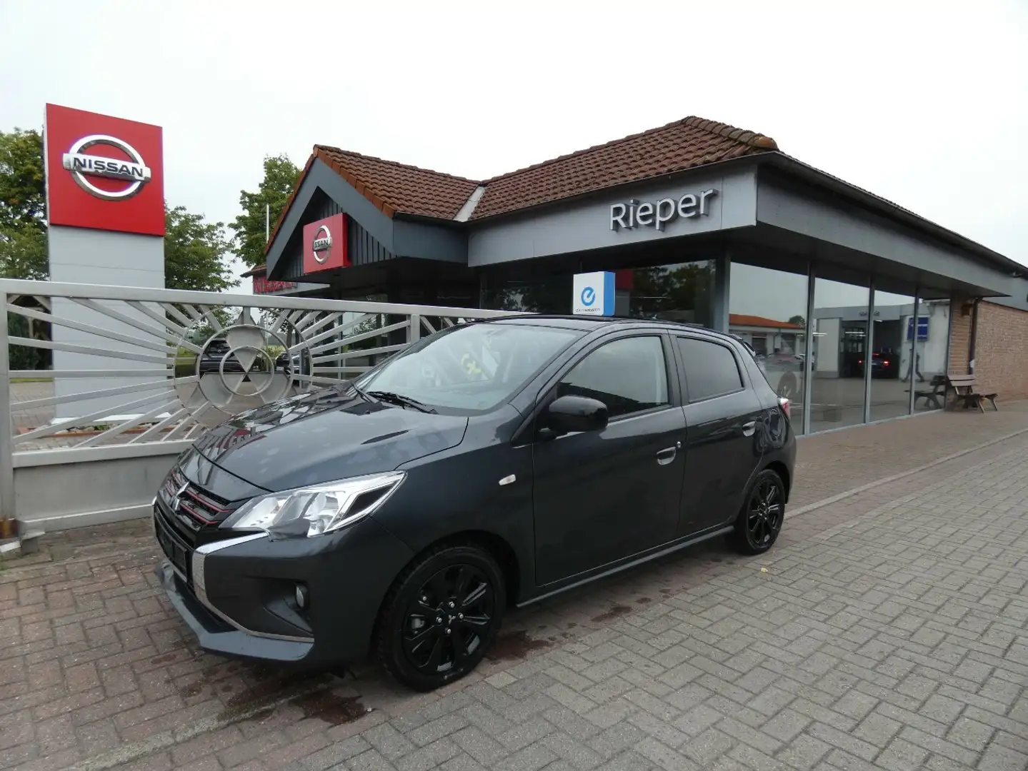 Mitsubishi Space Star Select+ Black Automatik 71PS Schwarz - 1