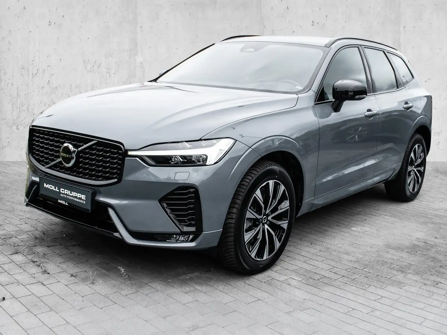 Volvo XC60 B4 AWD Plus Dark MATRIX ACC AUT EL.HECK LM Grau - 2