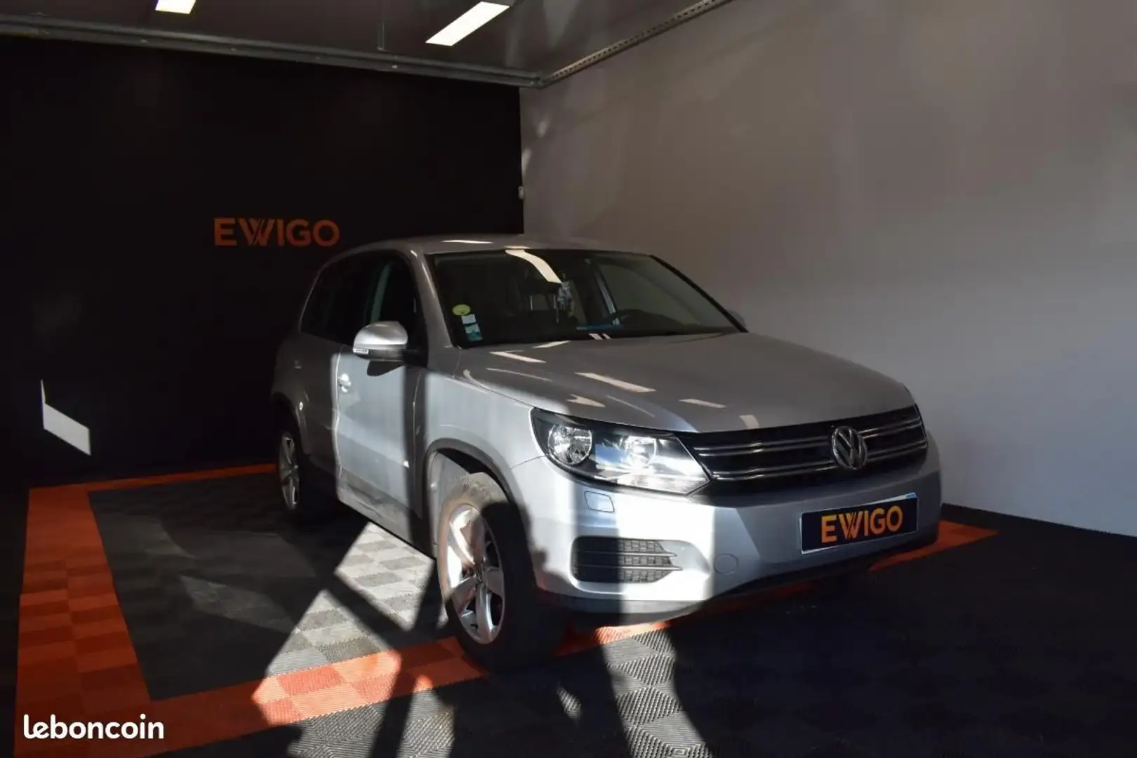 Volkswagen Tiguan 2.0 TDI 140 4MOTION SUIVI GARANTIE 6 A 60 MOIS Gris - 1