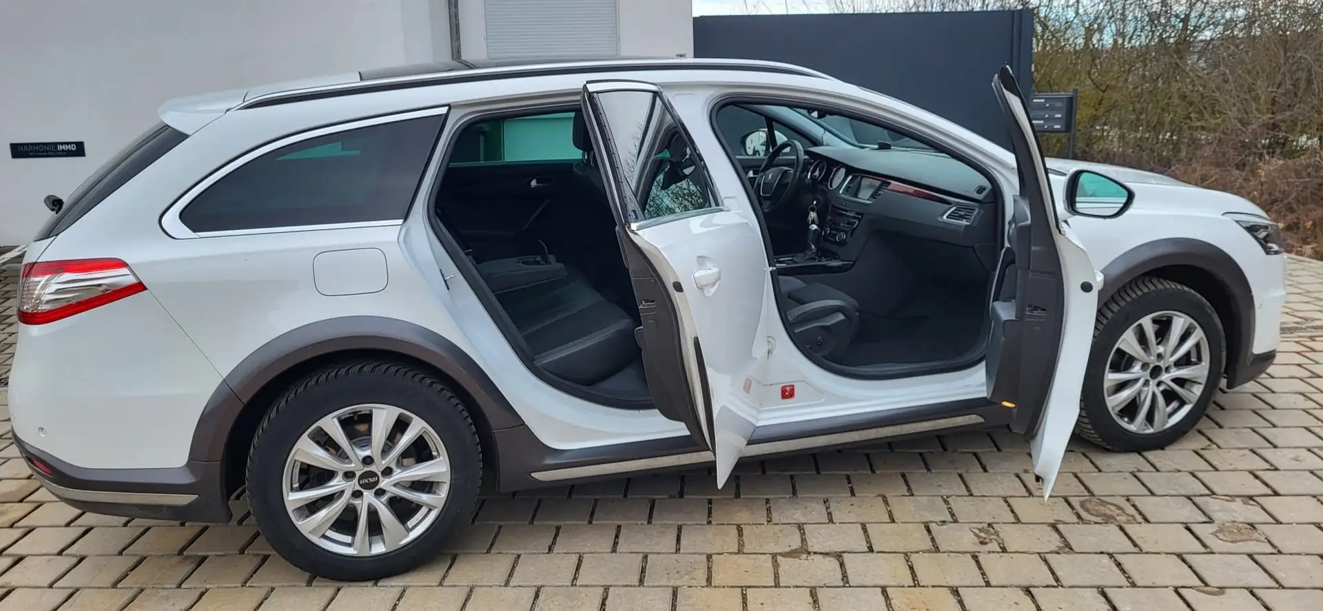Peugeot 508 508+RXH+BlueHDi+180+EAT6+Stop Bílá - 2