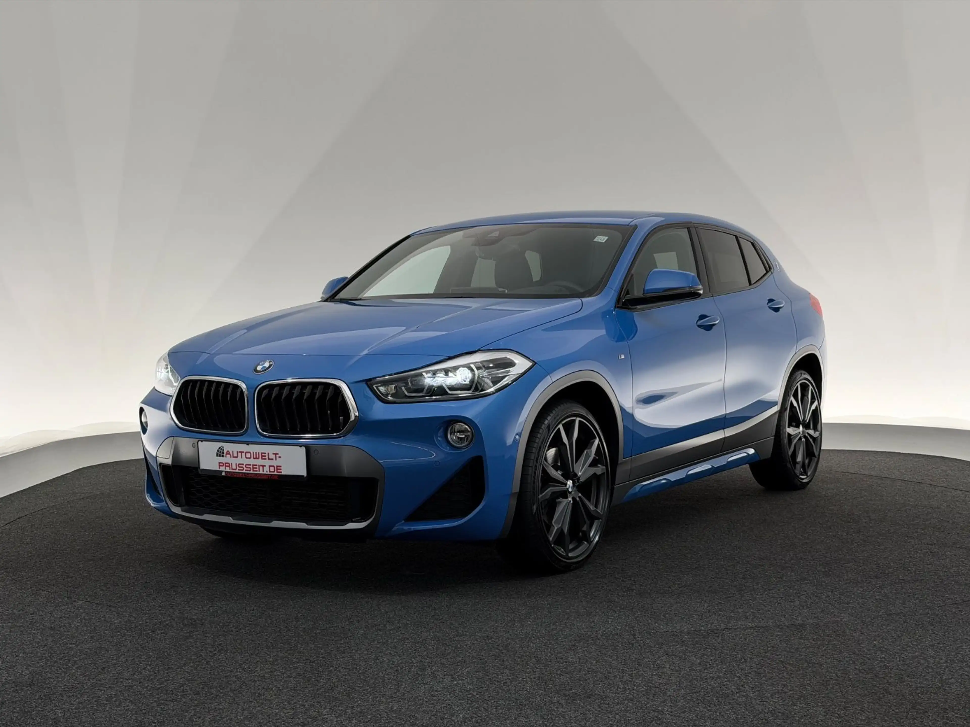 BMW X2 sDrive18d*M SPORT X*LED-R.KAM-HiFi-ACC-HUD-20 — photo 3