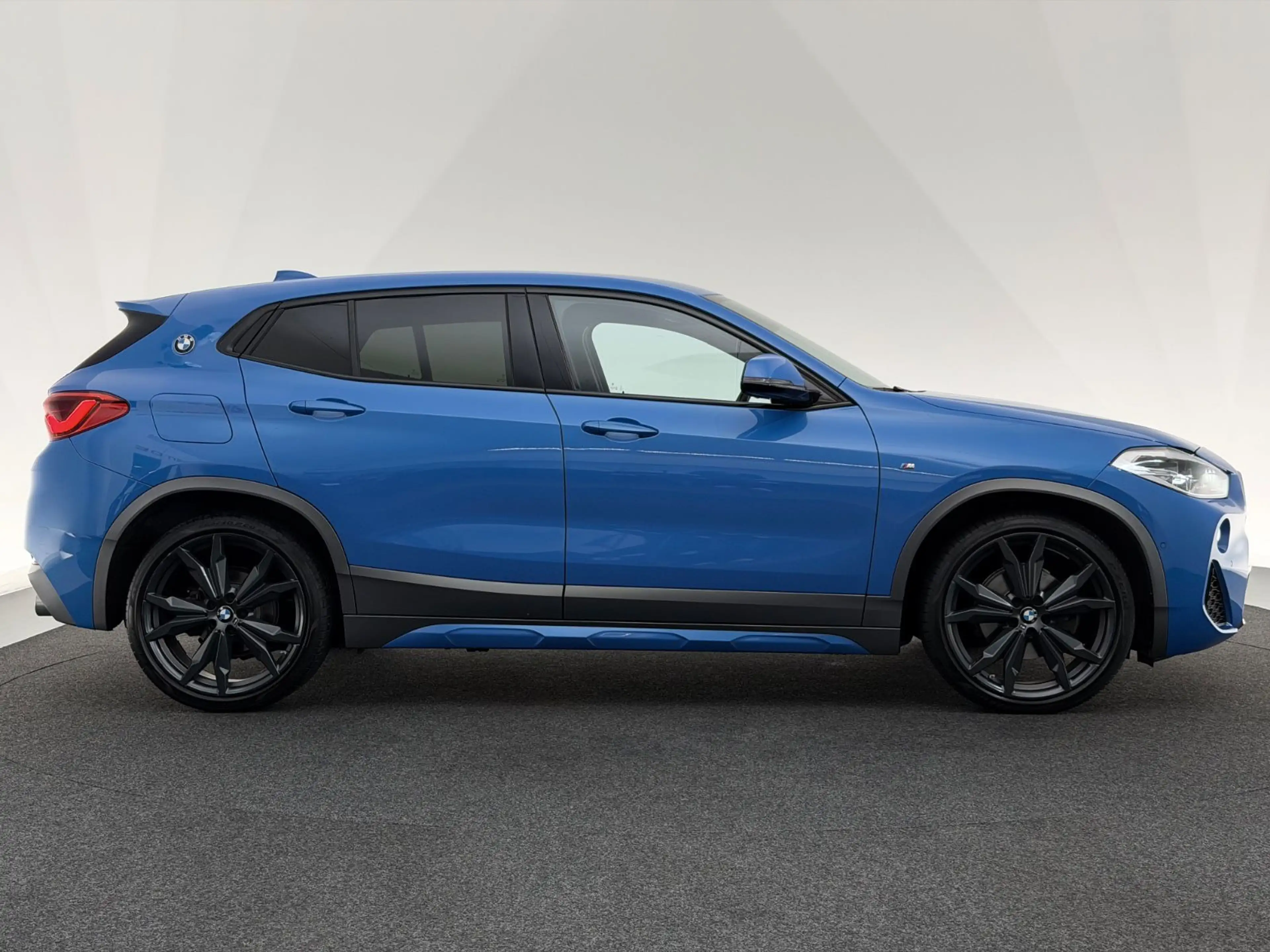 BMW X2 sDrive18d*M SPORT X*LED-R.KAM-HiFi-ACC-HUD-20 — photo 8