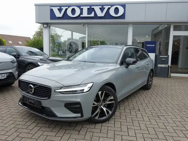 Volvo V60 Plus B4 Dark/Head UP/Pano/360°/H&K/BLS/Alarm