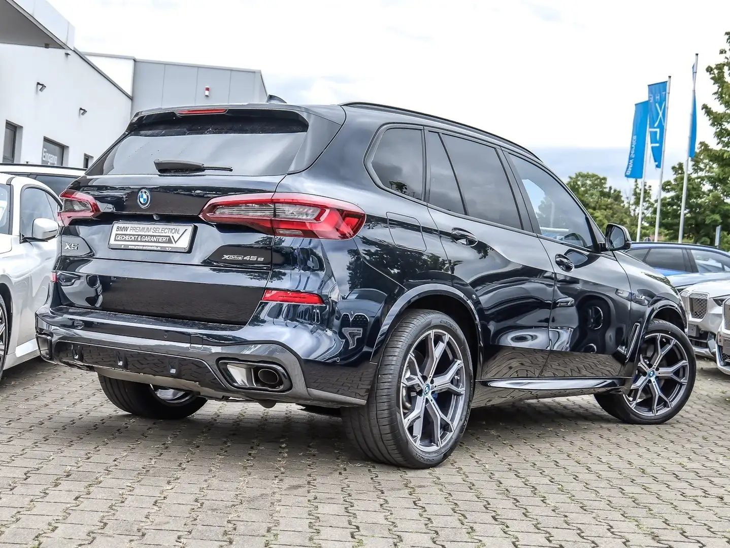 BMW X5 xDrive45e M Sport AHK Integral Pano SoftClose Schwarz - 2