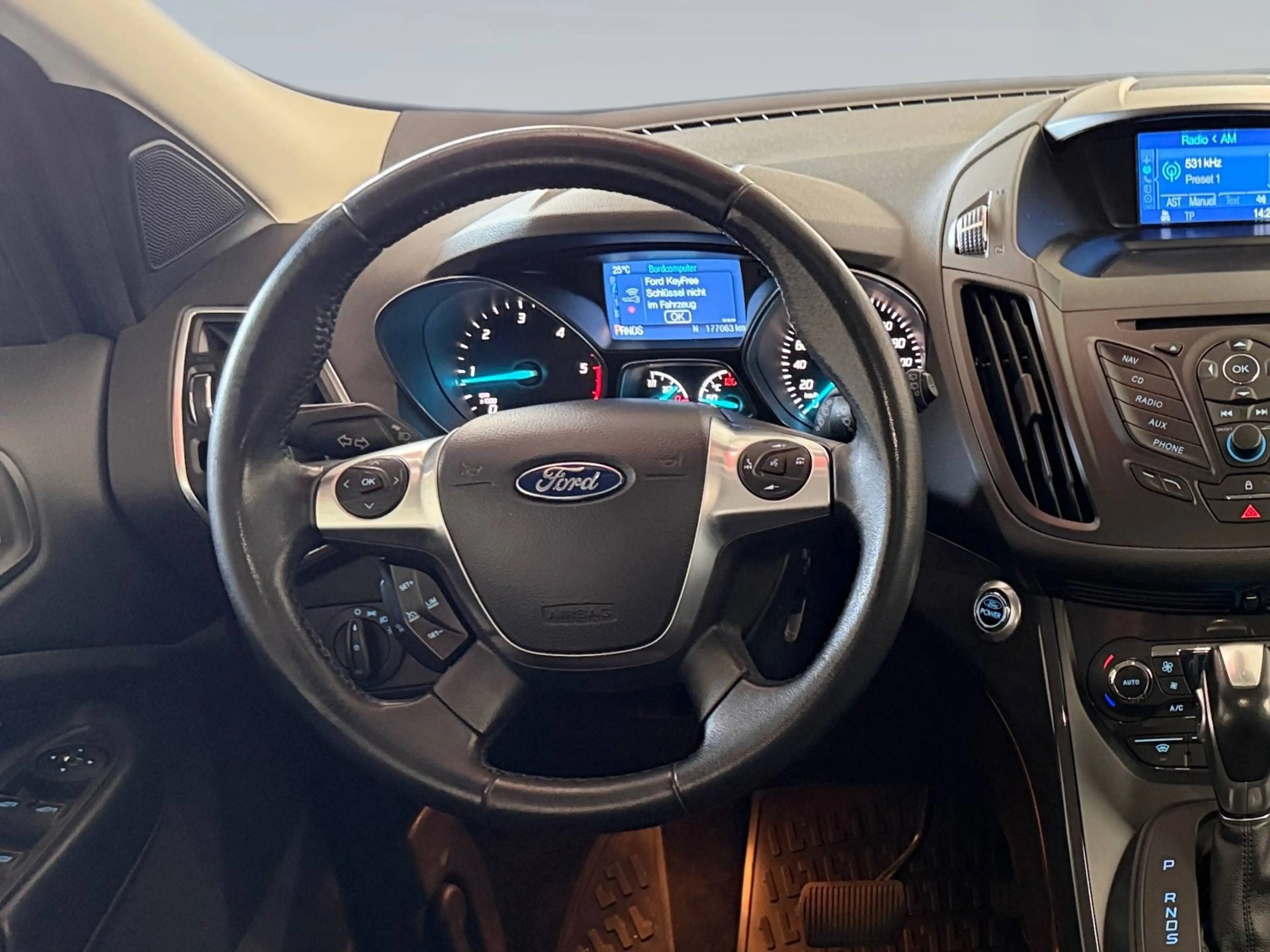 Ford Kuga Titanium ST-Line 2.0D 4WD — photo 14