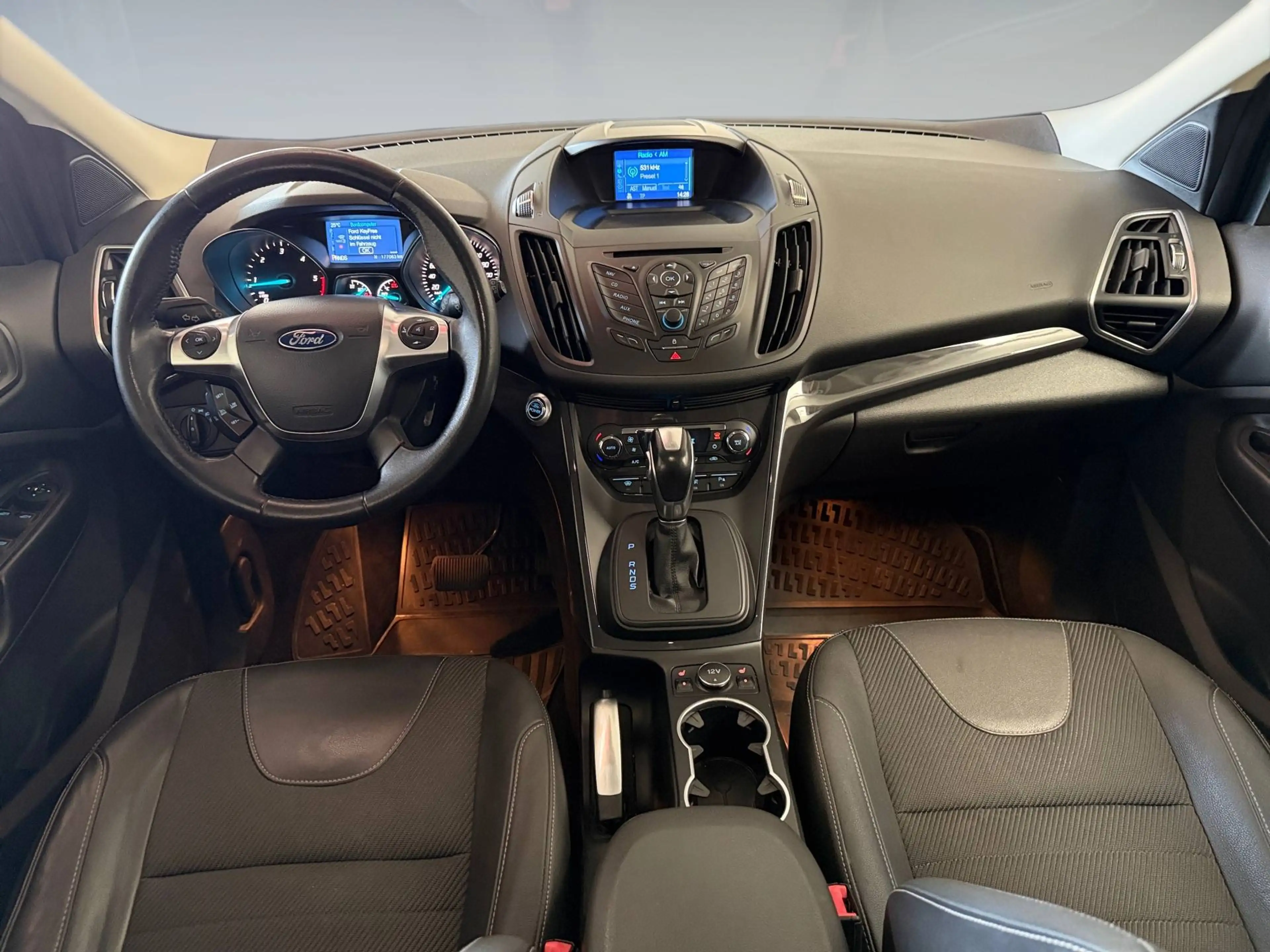 Ford Kuga Titanium ST-Line 2.0D 4WD — photo 11