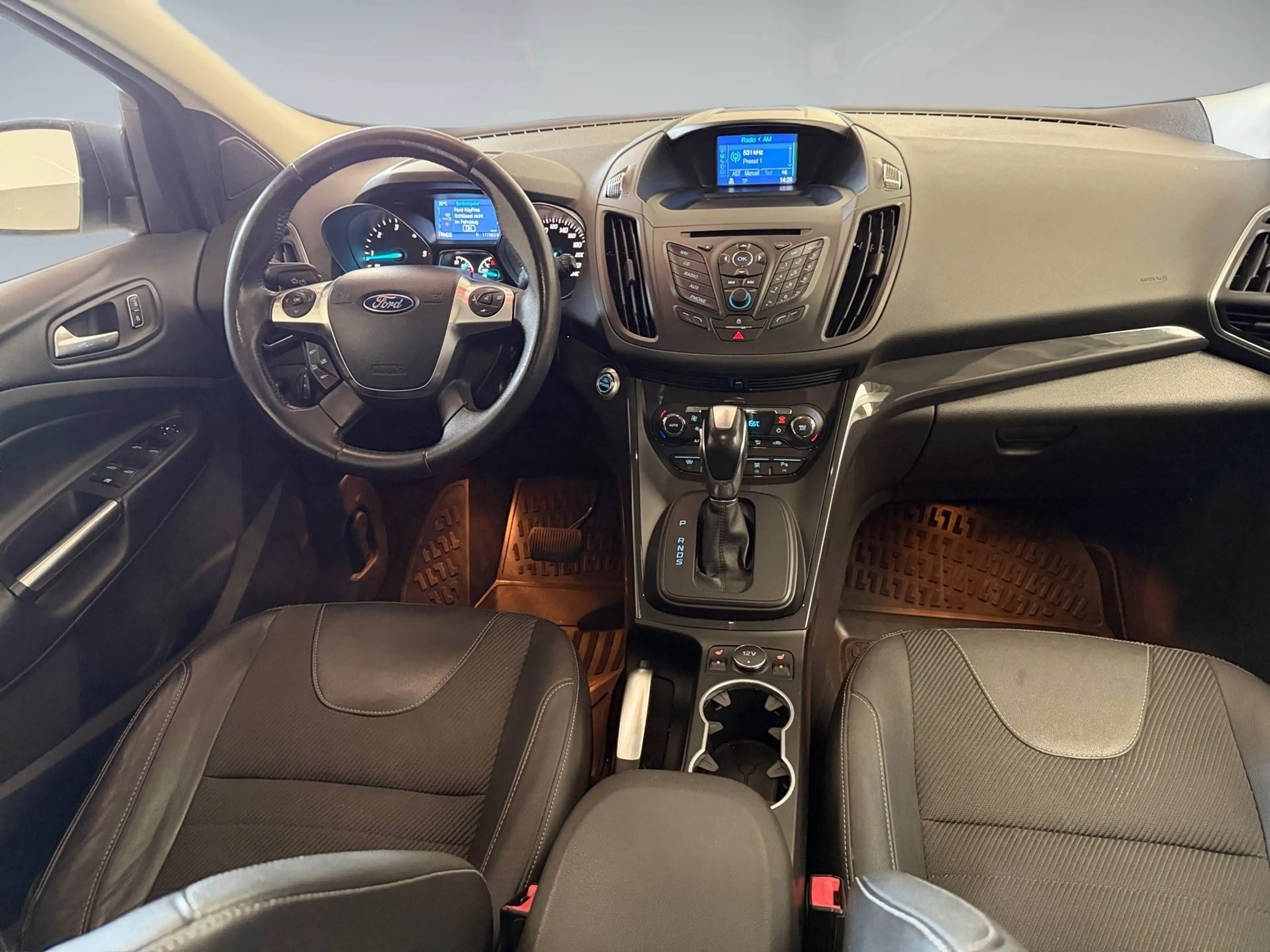 Ford Kuga Titanium ST-Line 2.0D 4WD — photo 12