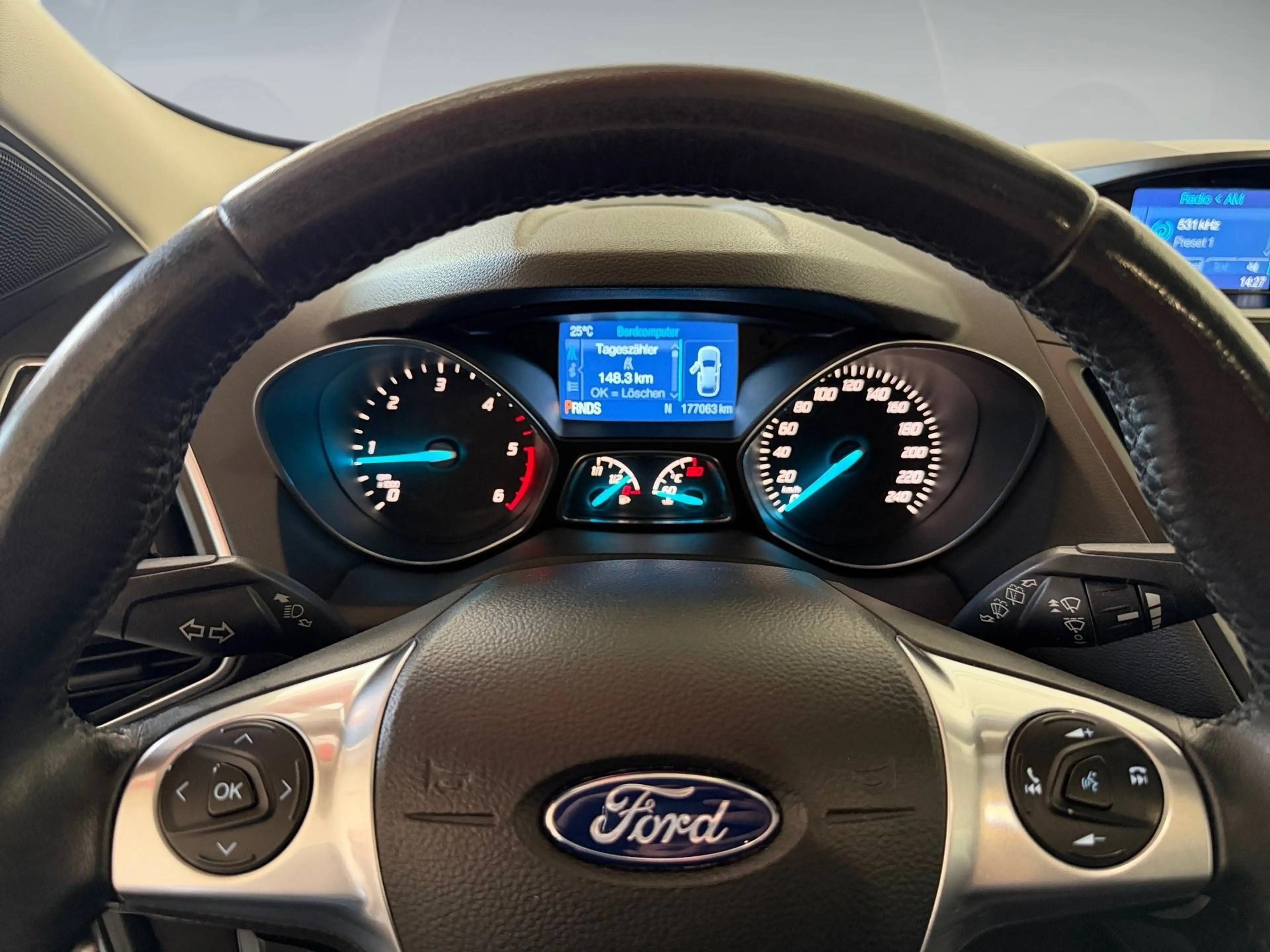 Ford Kuga Titanium ST-Line 2.0D 4WD — photo 15