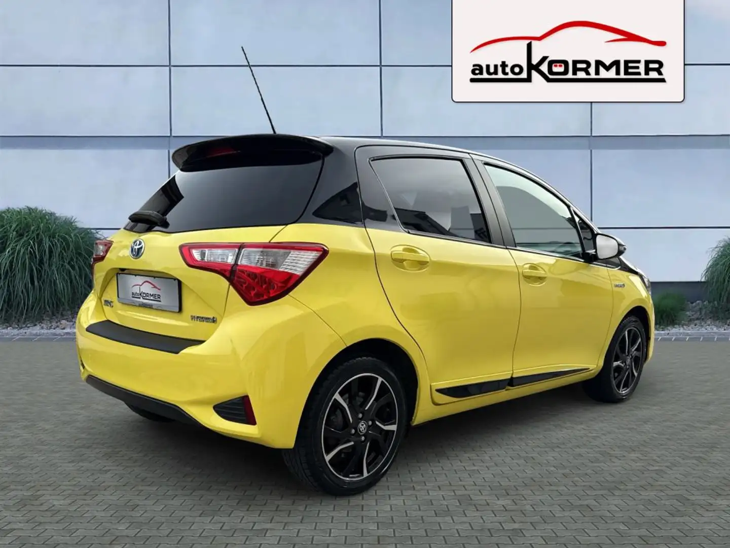 Toyota Yaris Hybrid 1.5 Style Pano,Navi,Sitzhzg.,PDC,Allwetter Jaune - 2