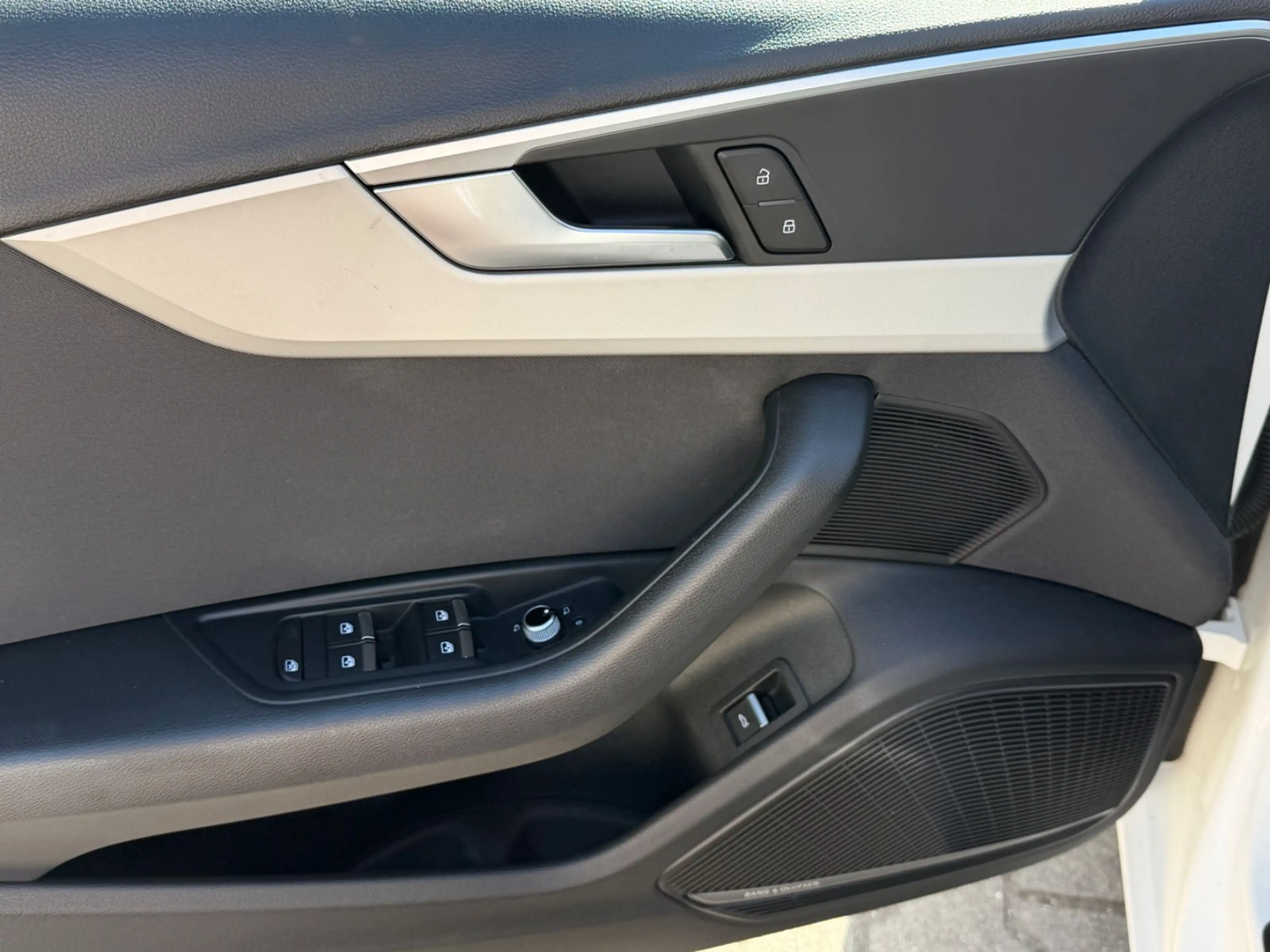 Audi A4 Avant 40 TDI DSG°AHK°LED°NAVI°STANDHZG.° — photo 30