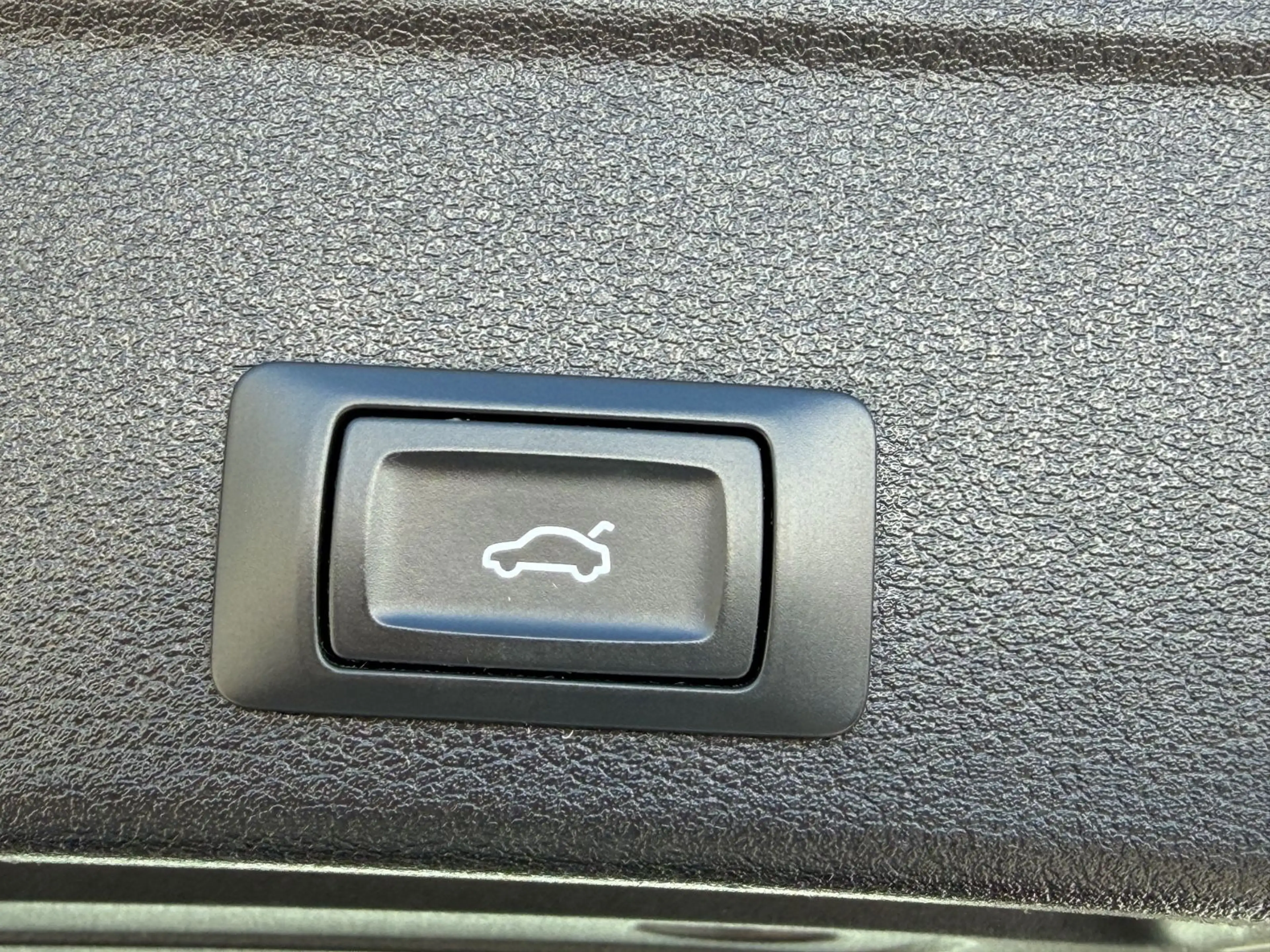 Audi A4 Avant 40 TDI DSG°AHK°LED°NAVI°STANDHZG.° — photo 31