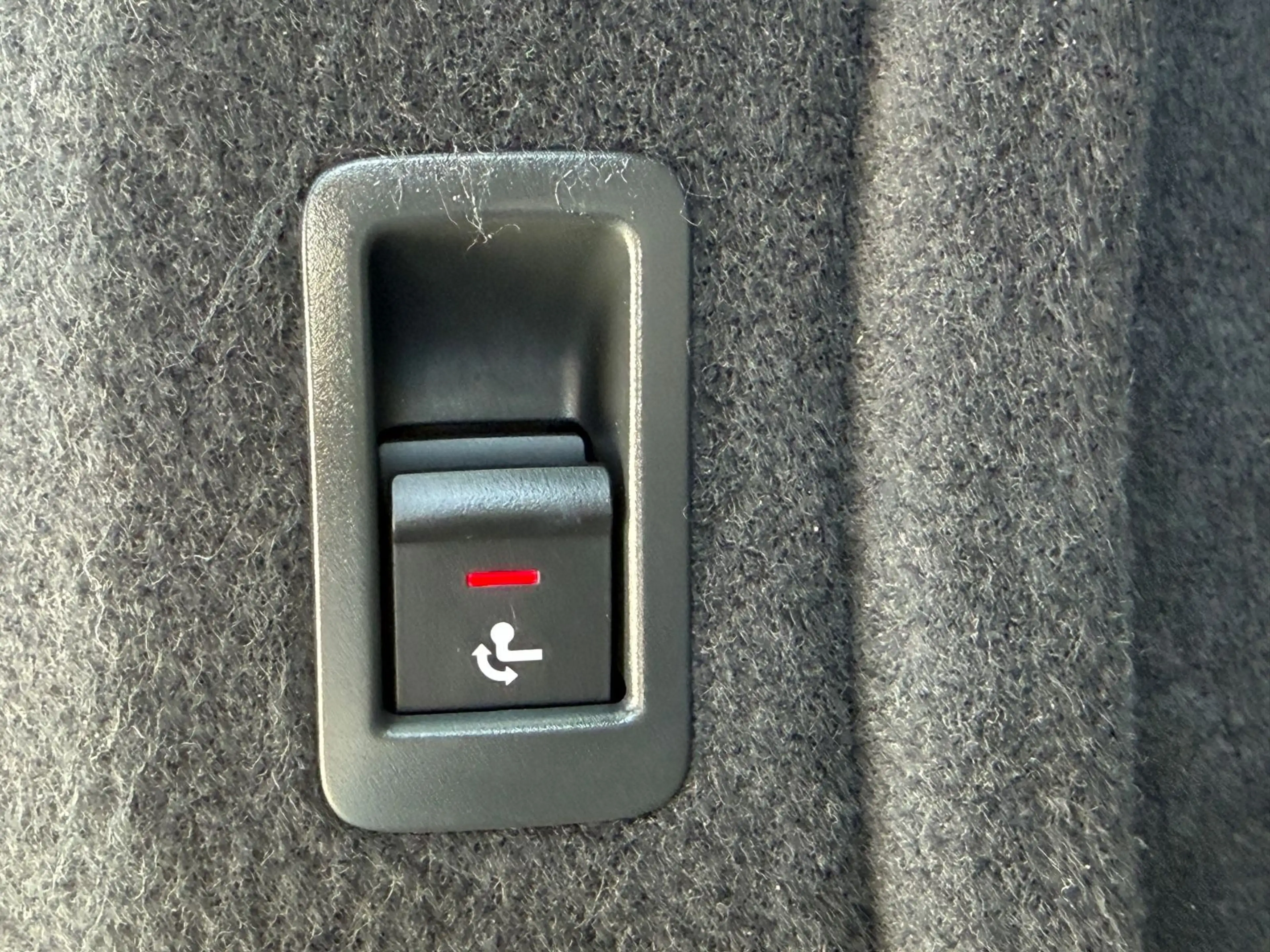 Audi A4 Avant 40 TDI DSG°AHK°LED°NAVI°STANDHZG.° — photo 32