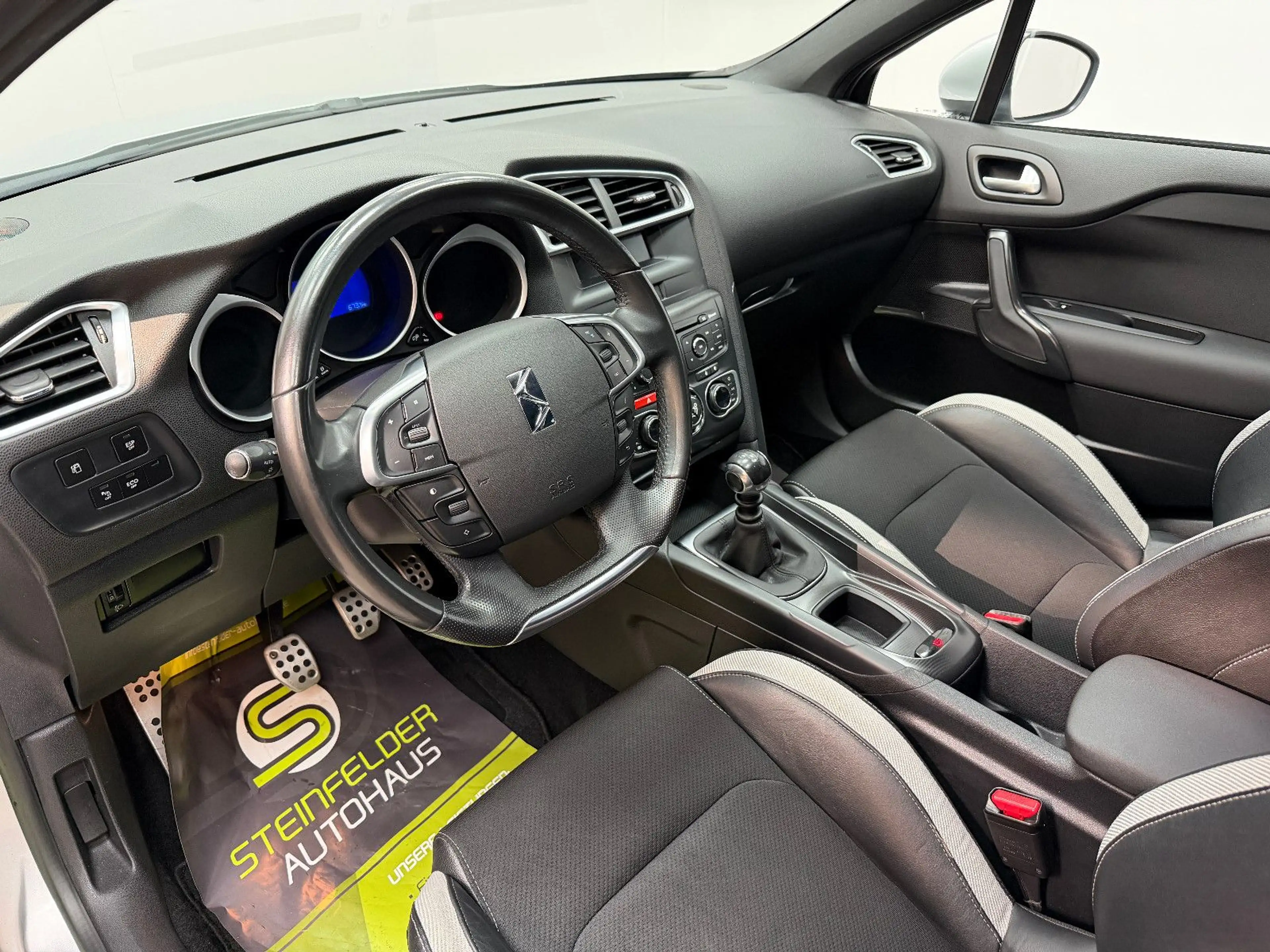 Citroen DS4 SoChic TEMPOMAT / MASSAGESITZE / SITZHEIZUNG — photo 10