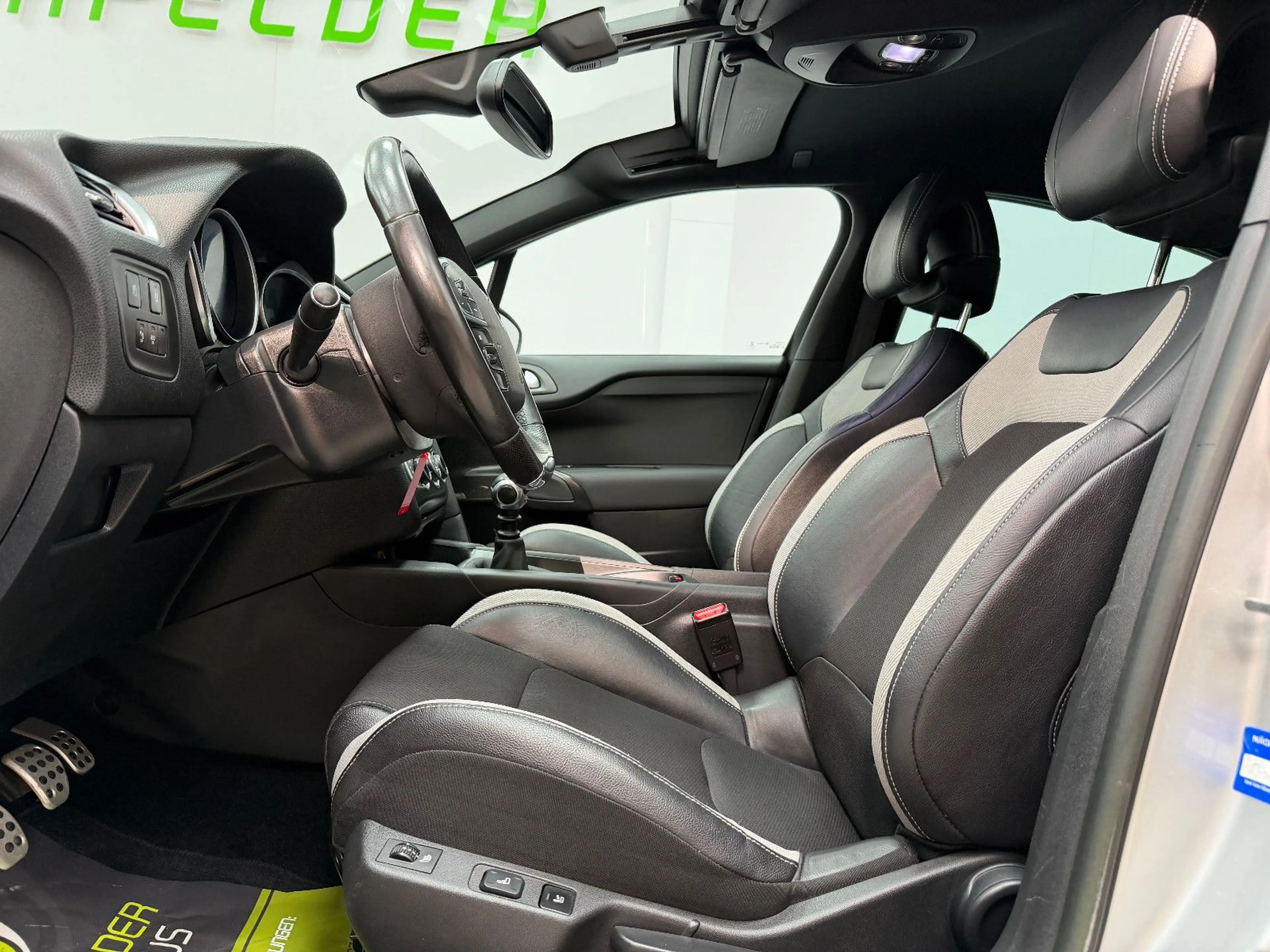 Citroen DS4 SoChic TEMPOMAT / MASSAGESITZE / SITZHEIZUNG — photo 12