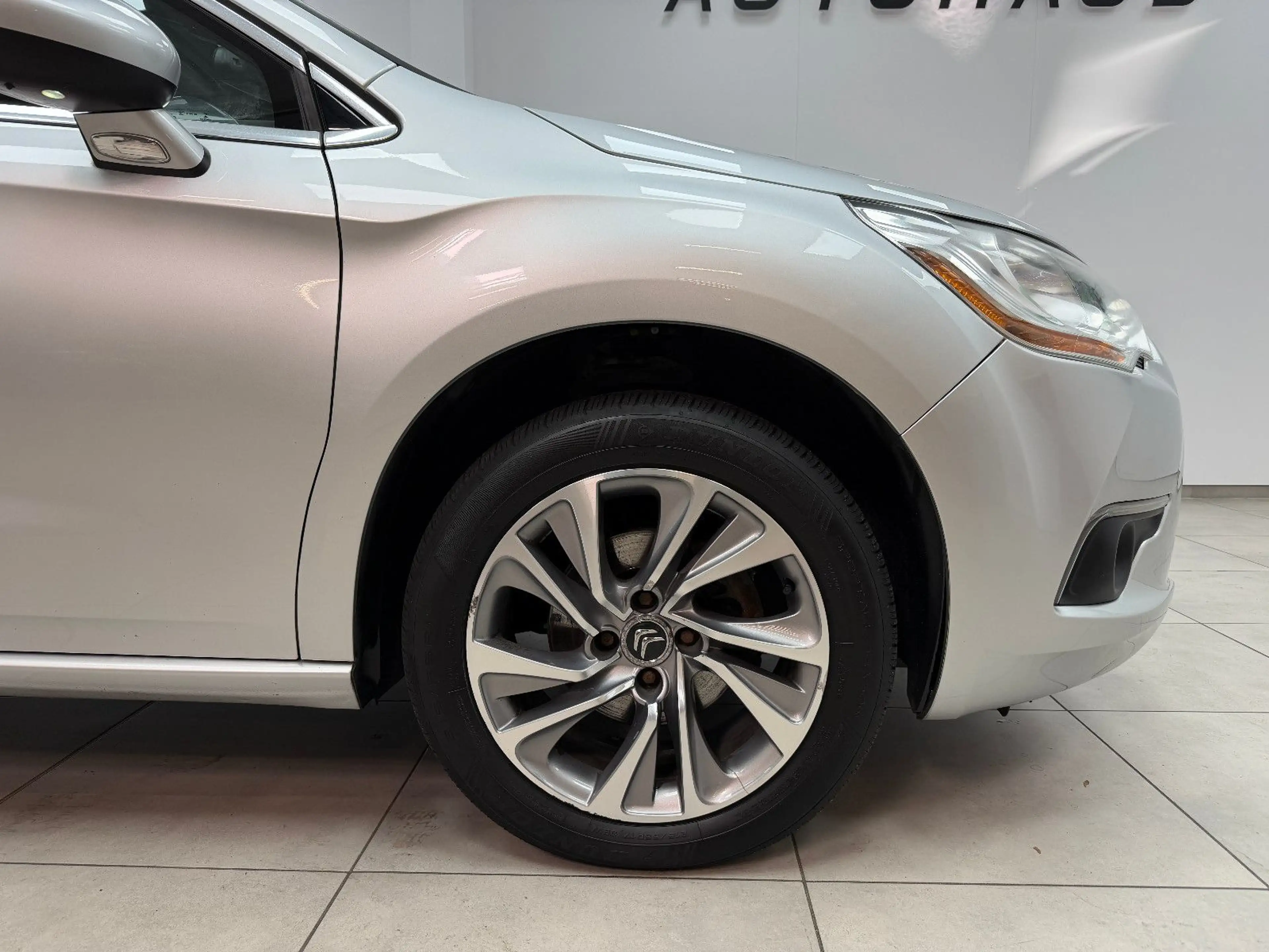 Citroen DS4 SoChic TEMPOMAT / MASSAGESITZE / SITZHEIZUNG — photo 9