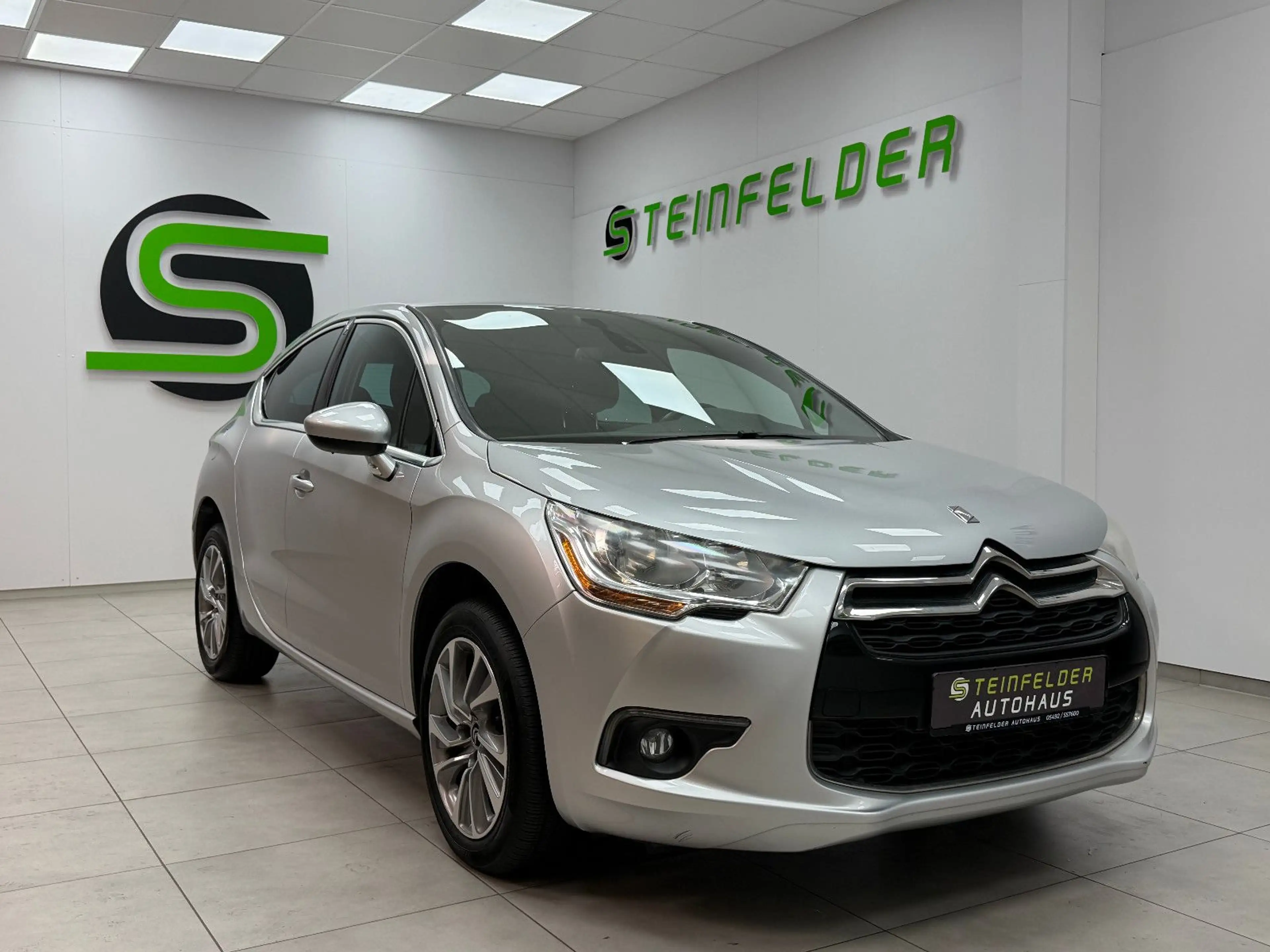 Citroen DS4 SoChic TEMPOMAT / MASSAGESITZE / SITZHEIZUNG