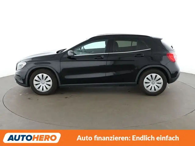 Mercedes-Benz Gla view 3