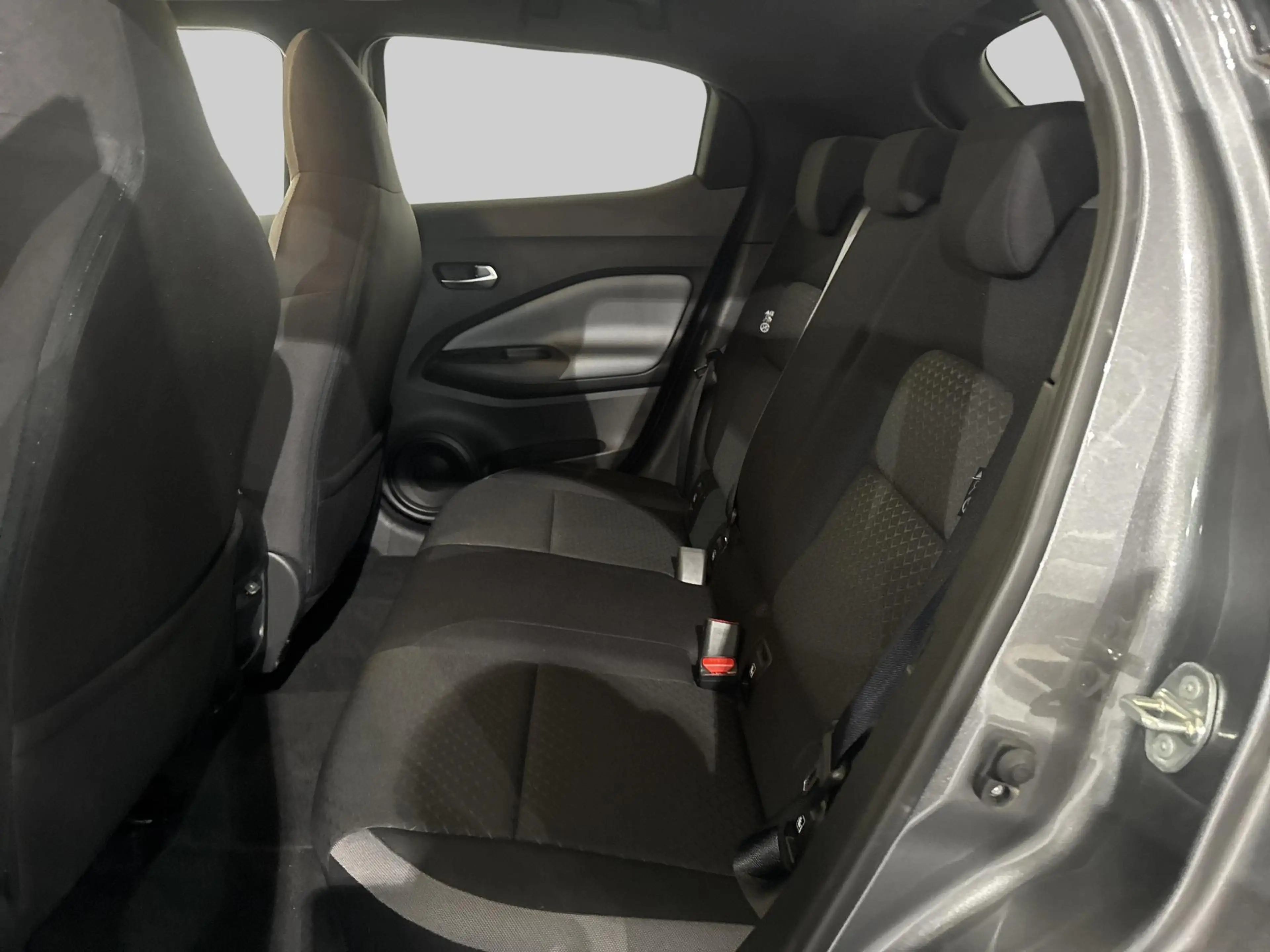 Nissan Juke 1.0 DIG-T Premiere Edition — photo 6