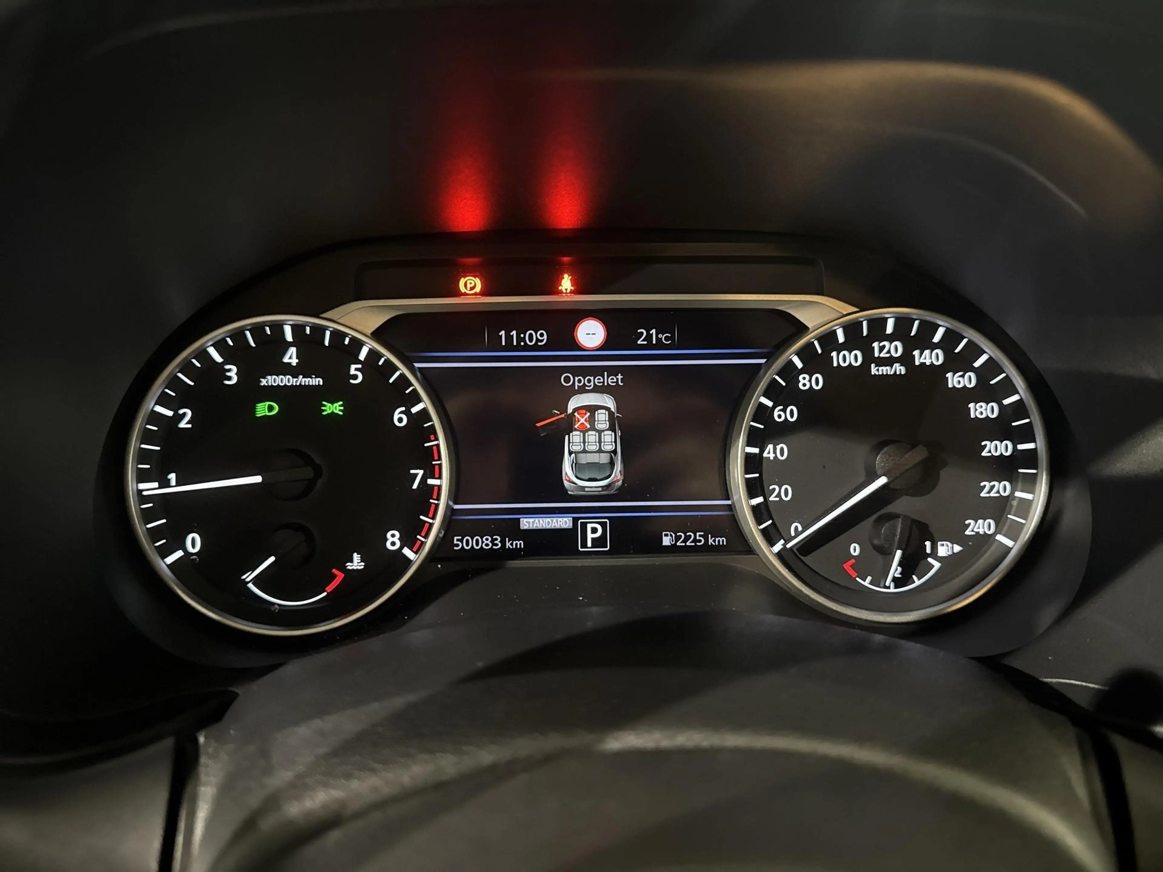 Nissan Juke 1.0 DIG-T Premiere Edition — photo 15