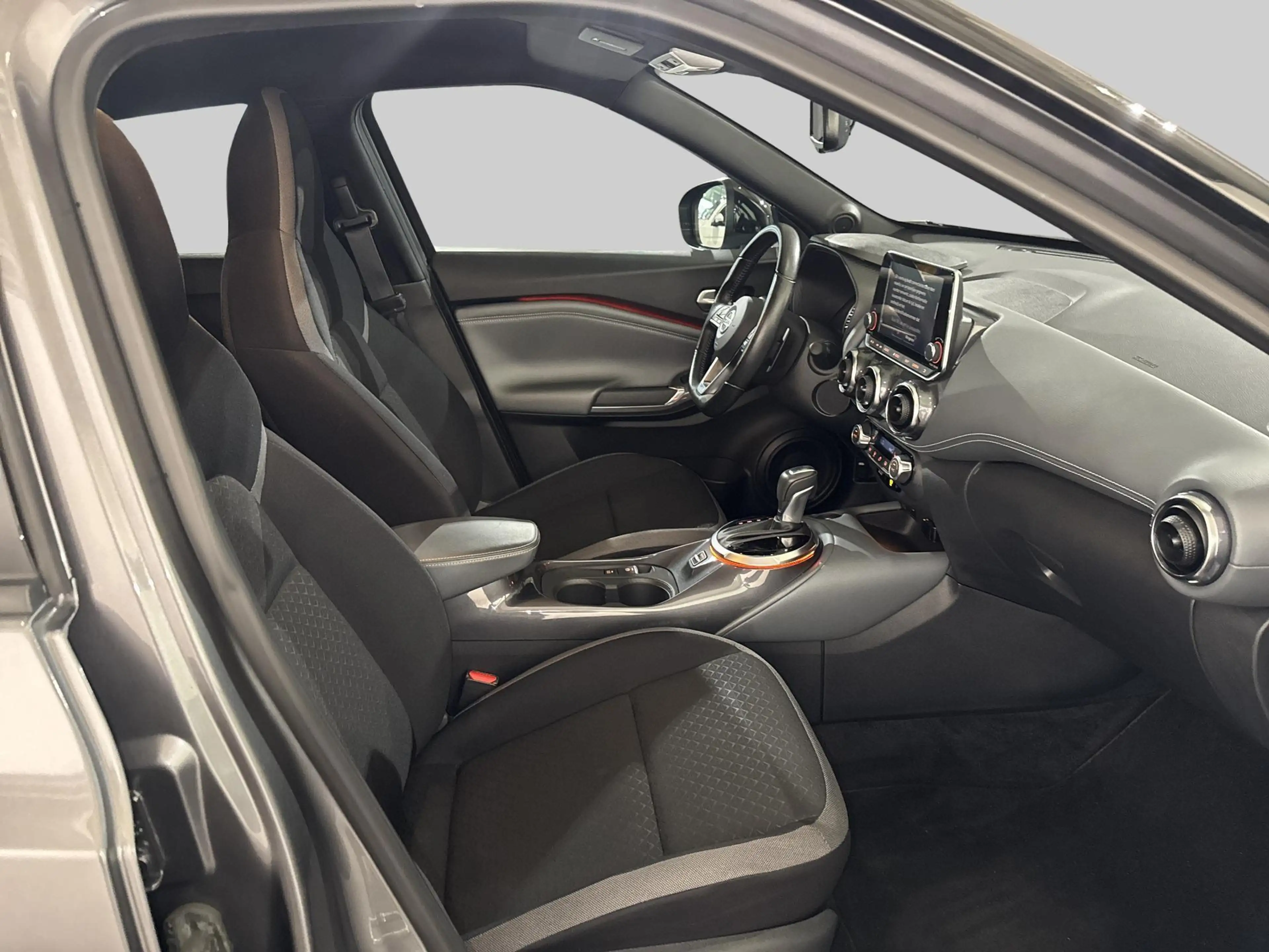 Nissan Juke 1.0 DIG-T Premiere Edition — photo 13