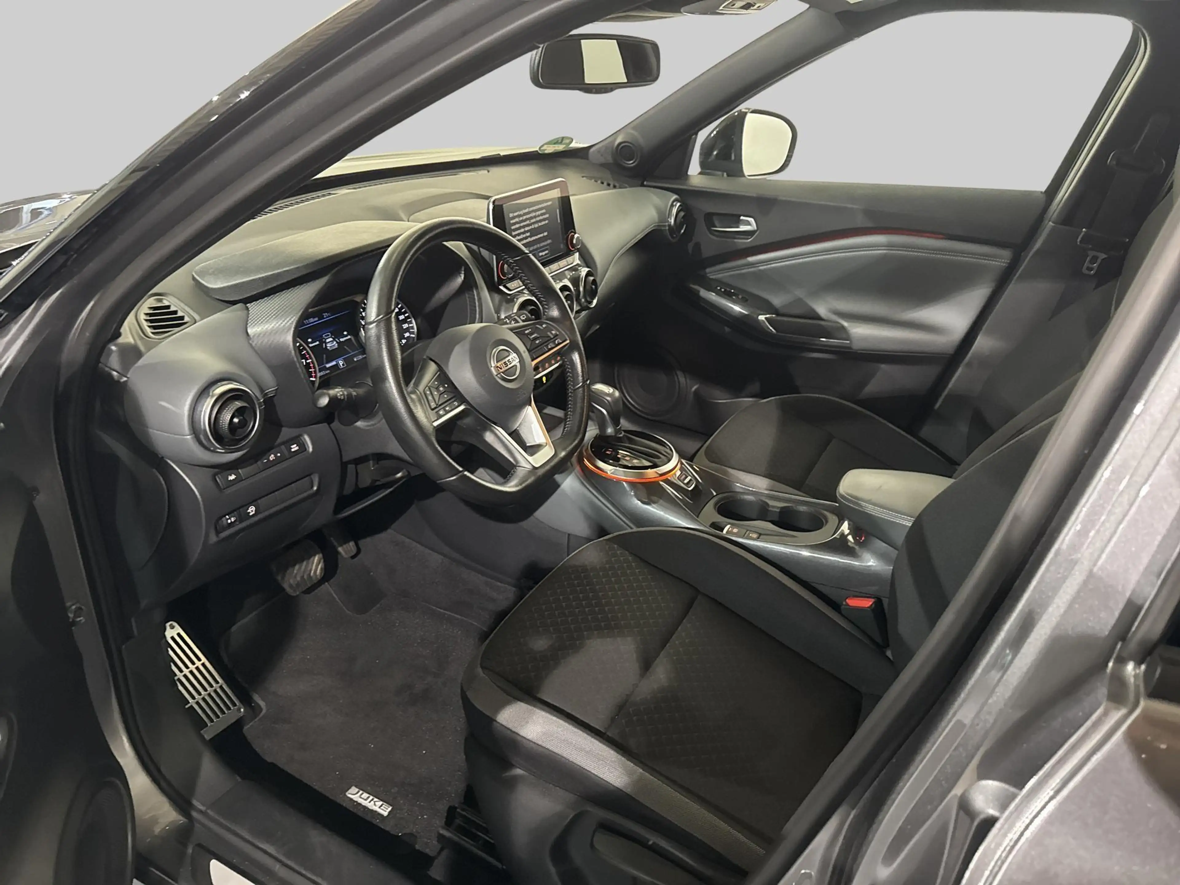 Nissan Juke 1.0 DIG-T Premiere Edition — photo 4