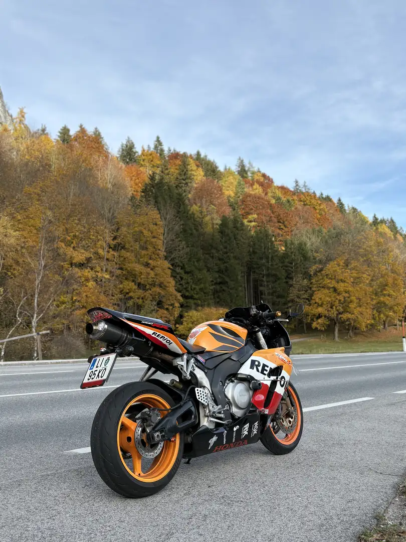 Honda CBR 1000 1000RR Fireblade - 1