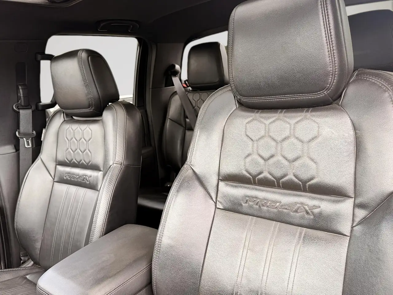Nissan Frontier снимка Nissan Frontier