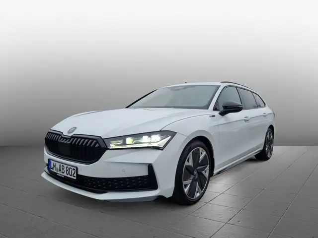 Skoda Superb Combi Sportline 2,0 TDI DSG Navi ACC LED