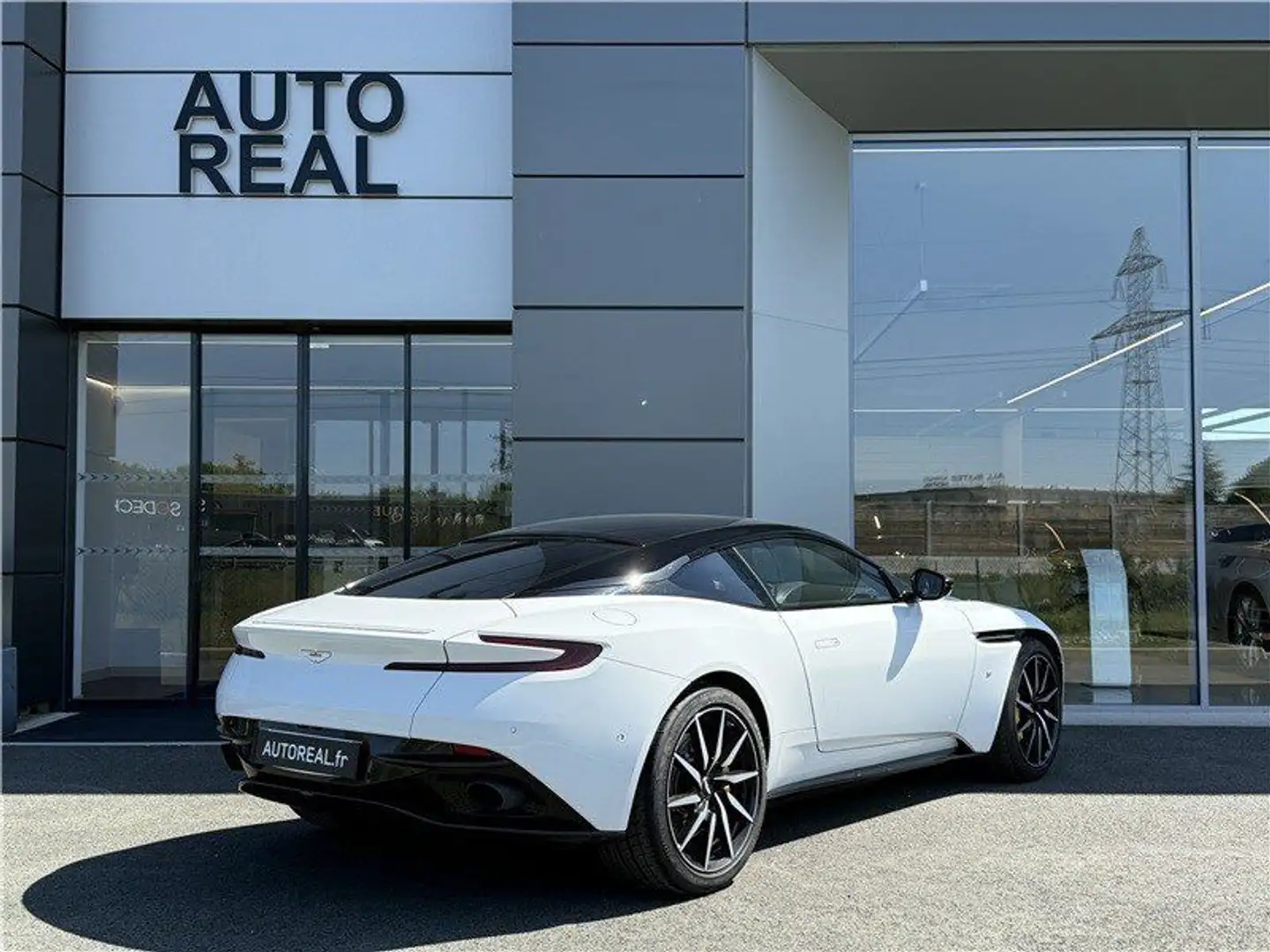 Aston Martin DB11 COUPE Coupé 5.2 Biturbo V12 Bílá - 2