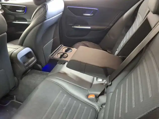 Mercedes-Benz C-Class view 8