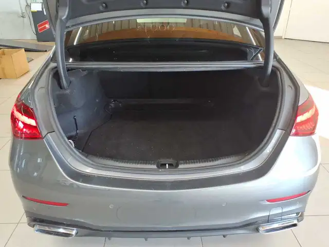 Mercedes-Benz C-Class view 9