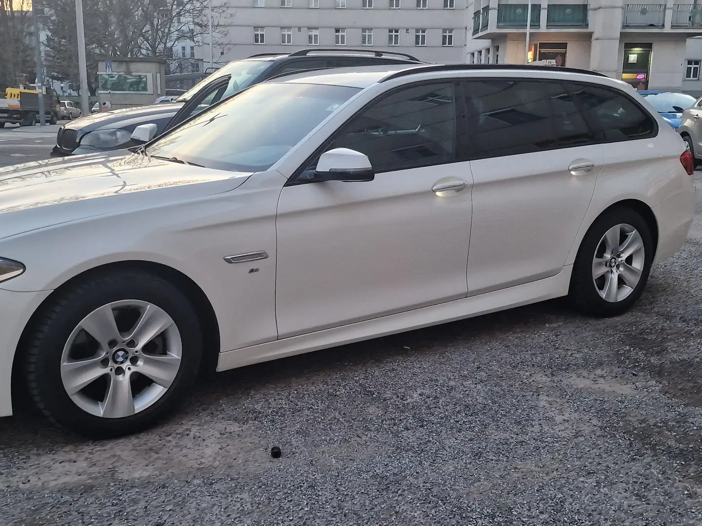 BMW 520 520d Xdrive Touring M-Paket ab Werk Weiß - 2