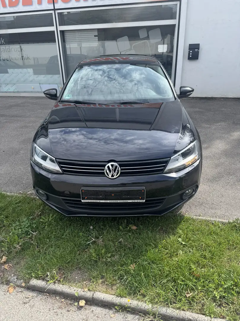 Volkswagen Jetta 2.0 Diesel Schwarz - 2