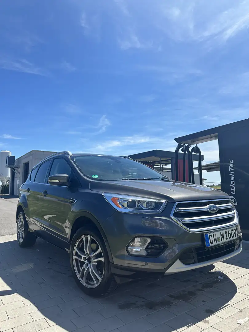 Ford Kuga Business Edition Grau - 1