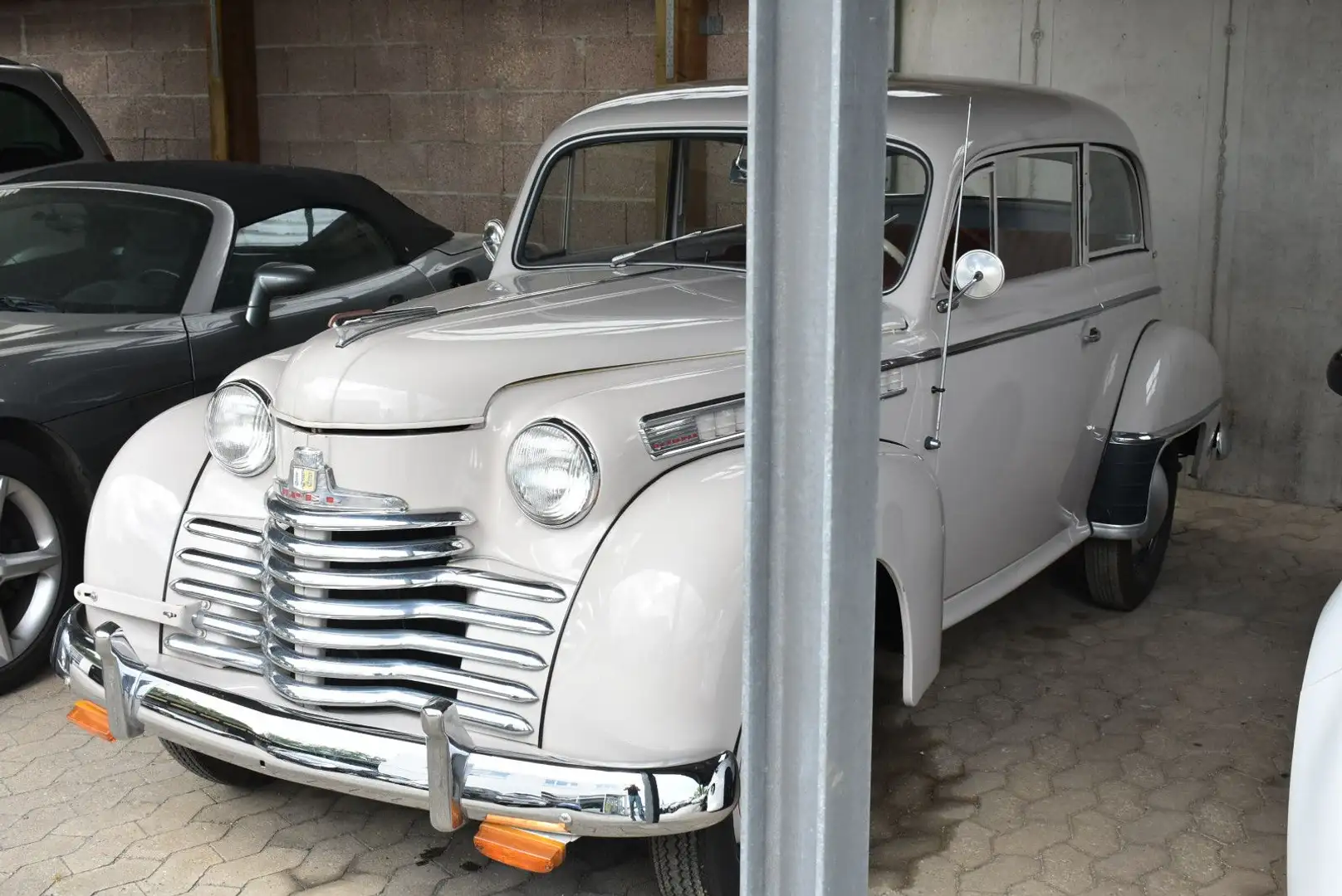 Opel Olympia Bej - 2