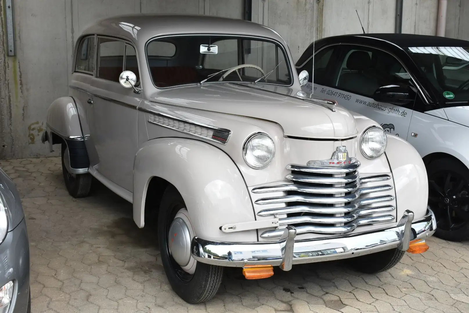 Opel Olympia Bej - 1