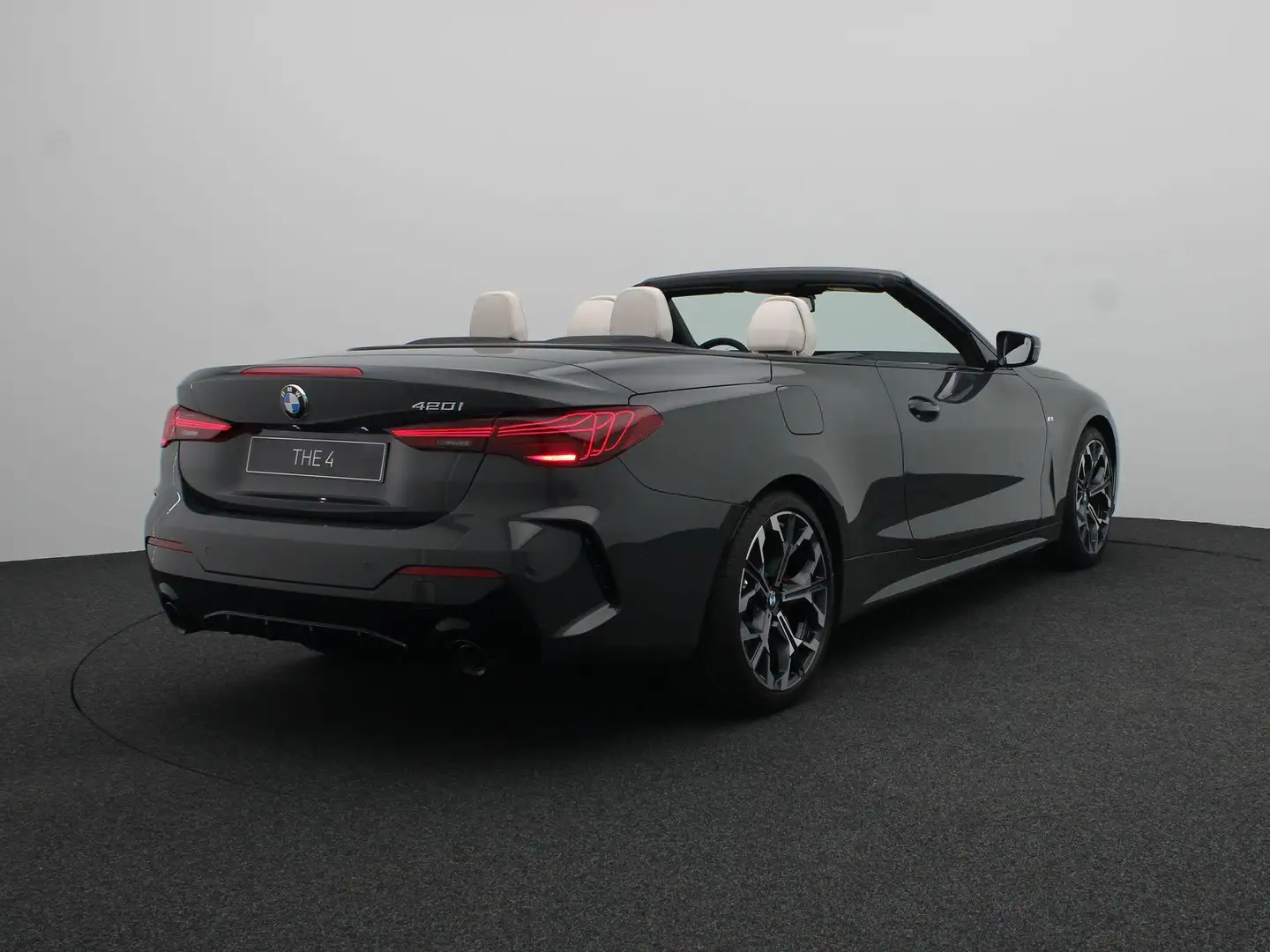 BMW 420 4 Serie 420i Cabrio | M Sportpakket Pro | Innovati Grijs - 2