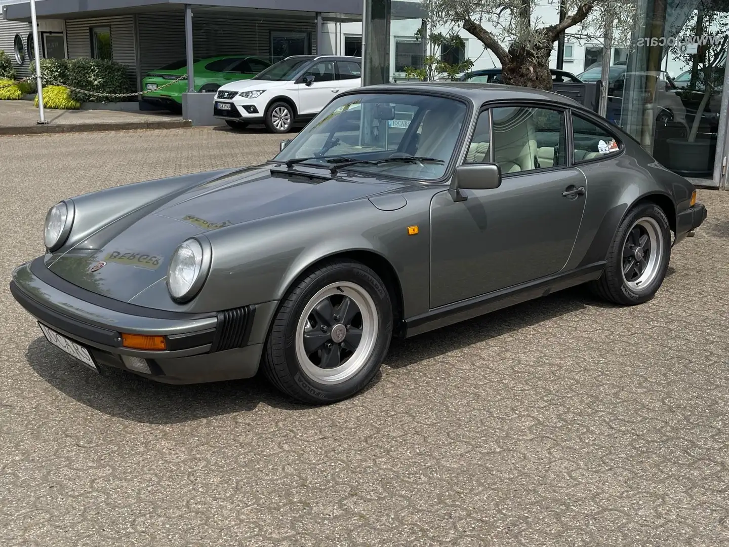 Porsche 911 Carrera Coupe I 3.2 I G50 Getriebe I DE-Fzg Grau - 1