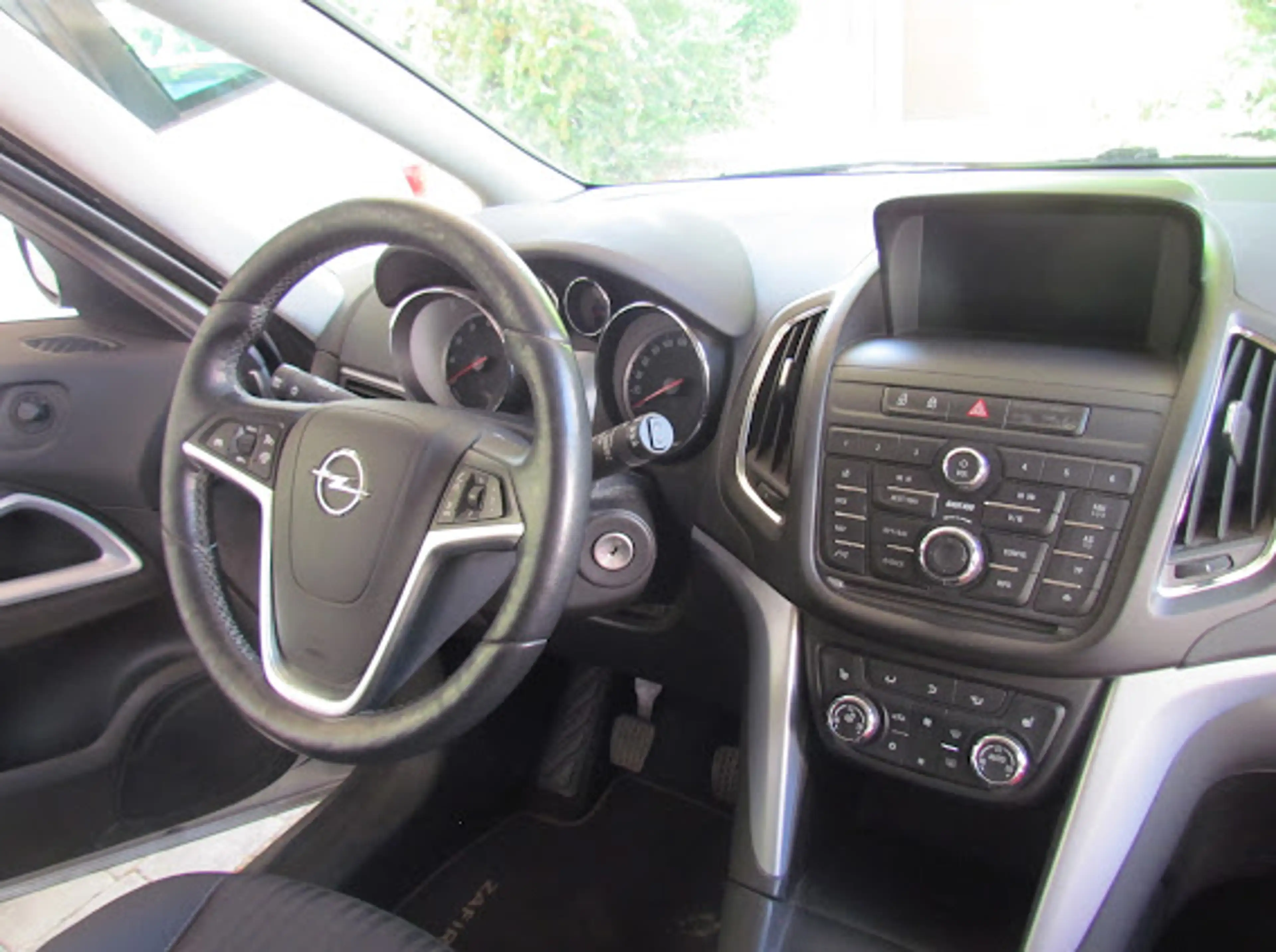 Opel Zafira Tourer Edition Fahrradträger Klima PDC 7 Sitze SHZ LHZ Allwetter!!! — photo 17