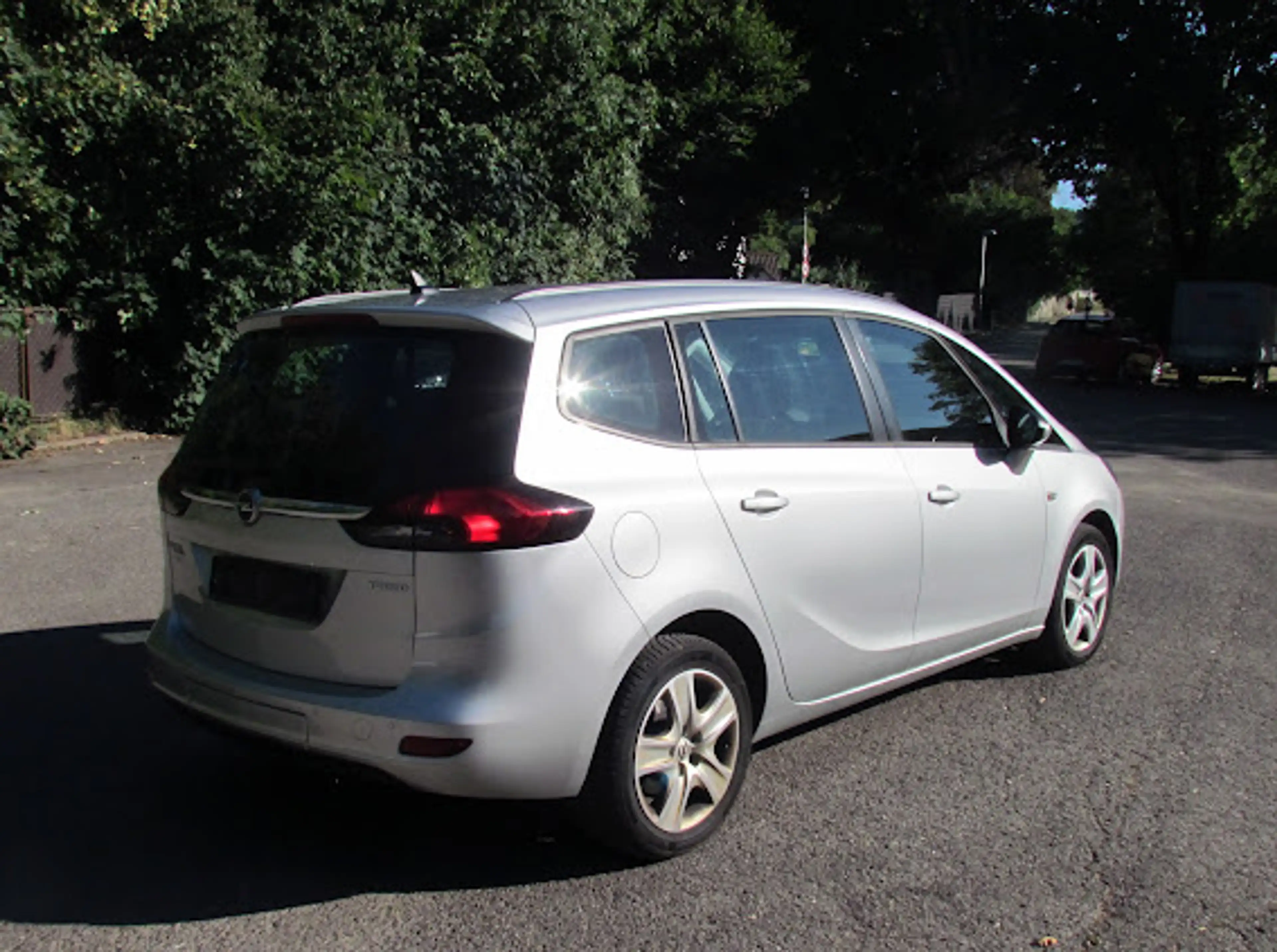Opel Zafira Tourer Edition Fahrradträger Klima PDC 7 Sitze SHZ LHZ Allwetter!!! — photo 3