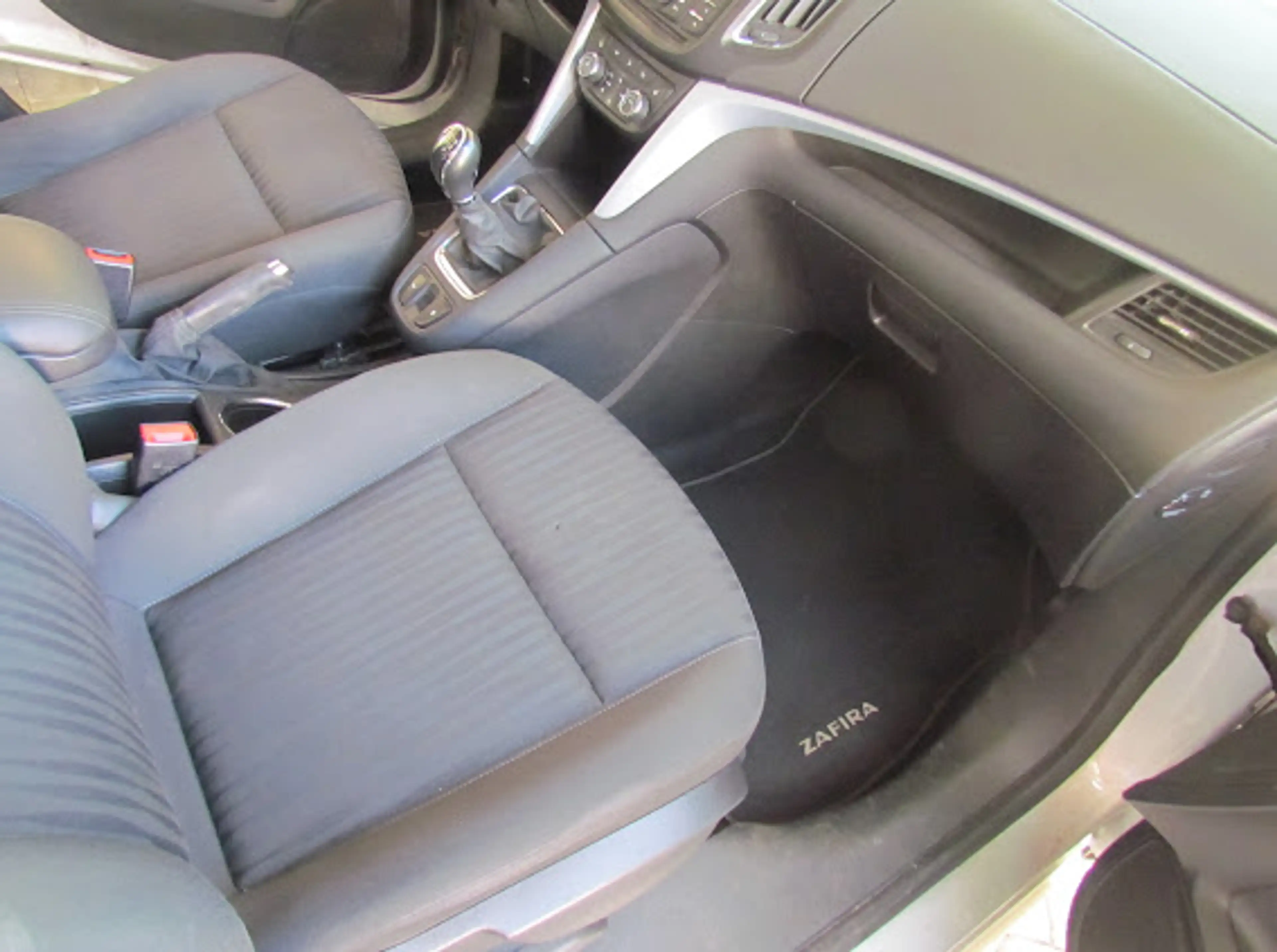 Opel Zafira Tourer Edition Fahrradträger Klima PDC 7 Sitze SHZ LHZ Allwetter!!! — photo 9