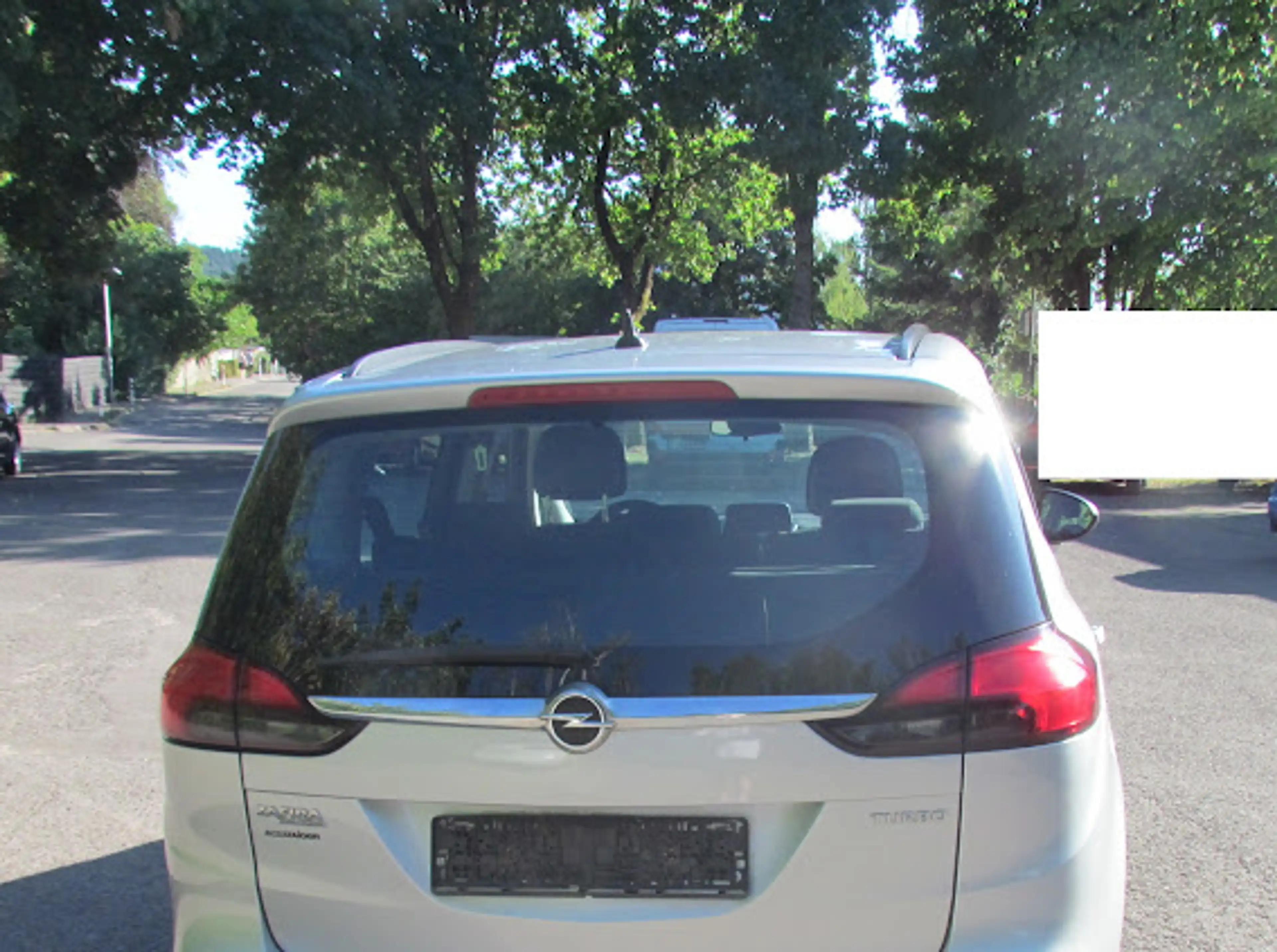 Opel Zafira Tourer Edition Fahrradträger Klima PDC 7 Sitze SHZ LHZ Allwetter!!! — photo 2