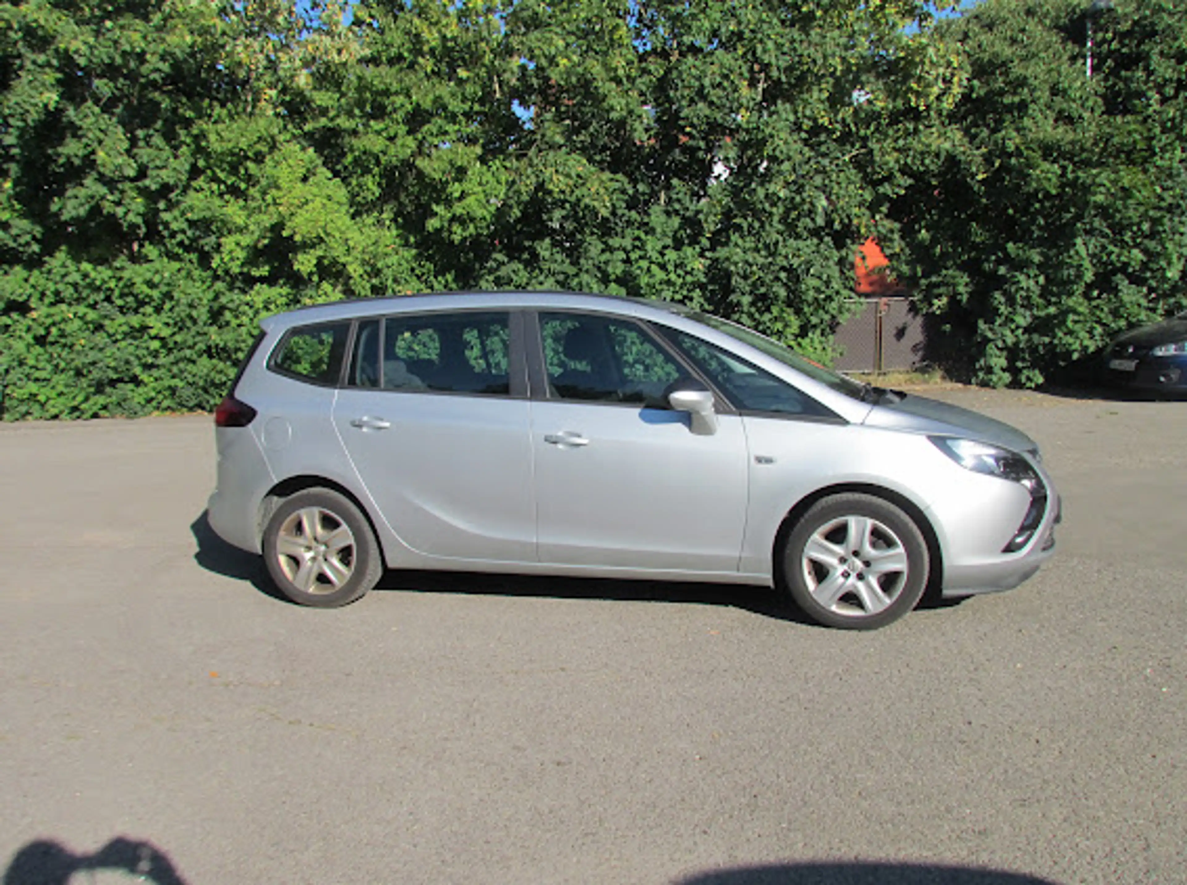 Opel Zafira Tourer Edition Fahrradträger Klima PDC 7 Sitze SHZ LHZ Allwetter!!! — photo 5