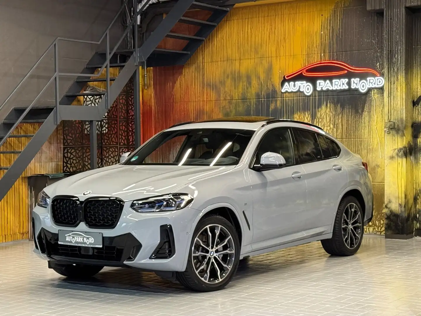 BMW X4 xDrive 30d M Sport LASER~STANDHZG~PANO~KAMERA Grijs - 1