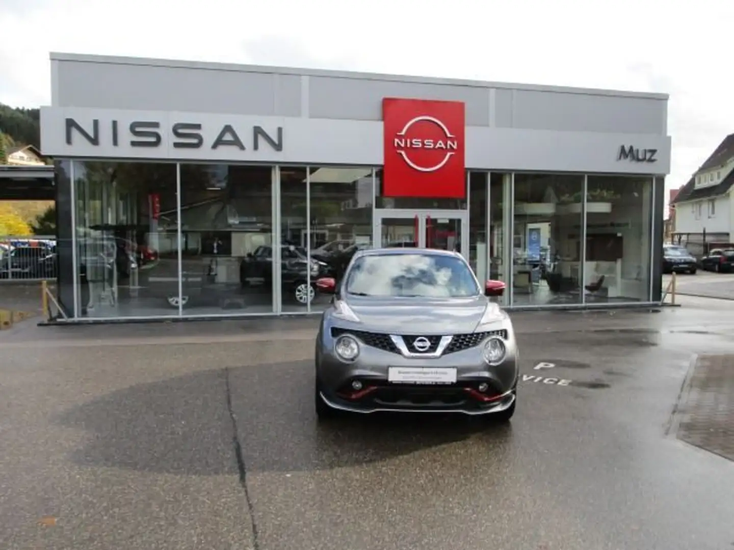 Nissan Juke 1.6 DIG-T Tekna 4x4 / AUTOMATIK Серый - 2