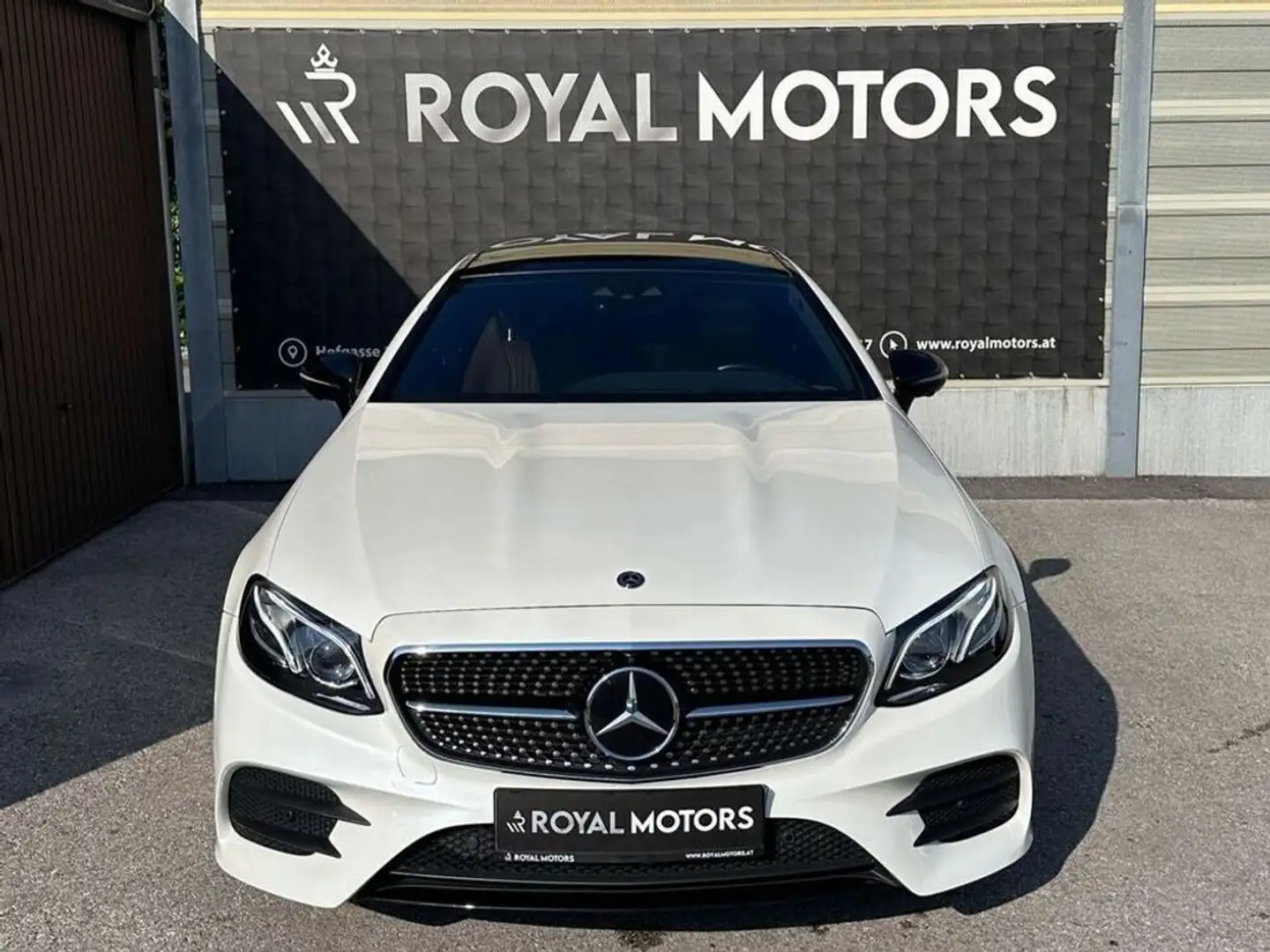 Mercedes-Benz E 220 d/AMG/WIDESCREEN Weiß - 2