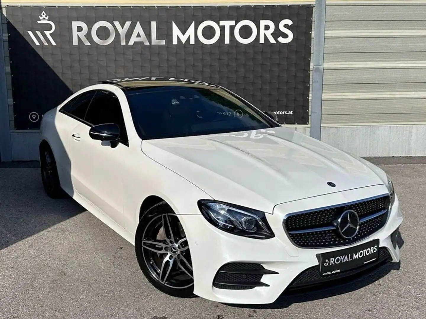 Mercedes-Benz E 220 d/AMG/WIDESCREEN Weiß - 1