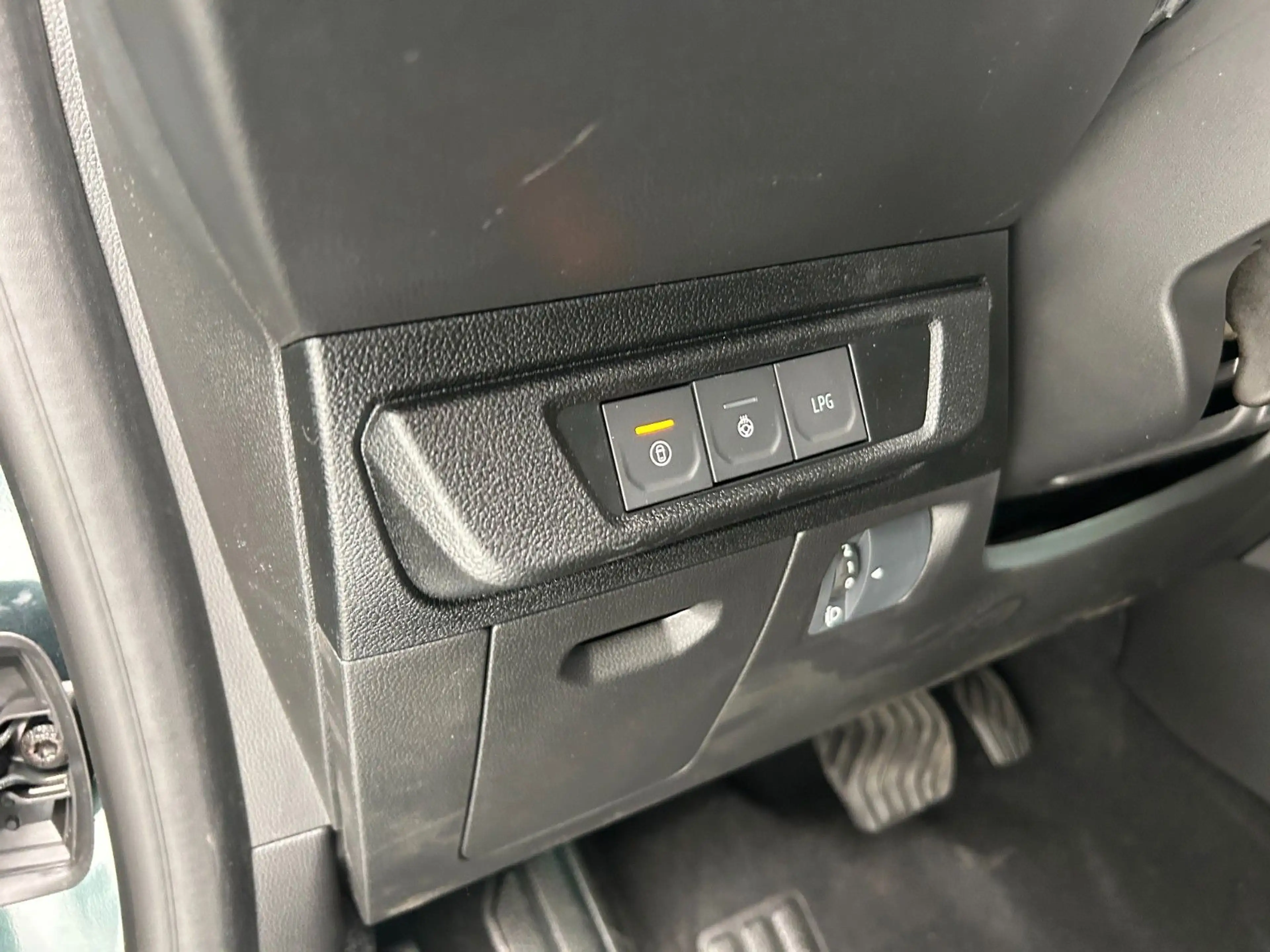 Dacia Jogger Extreme Eco-G 120 AT Winter/Driving 7-S — photo 14